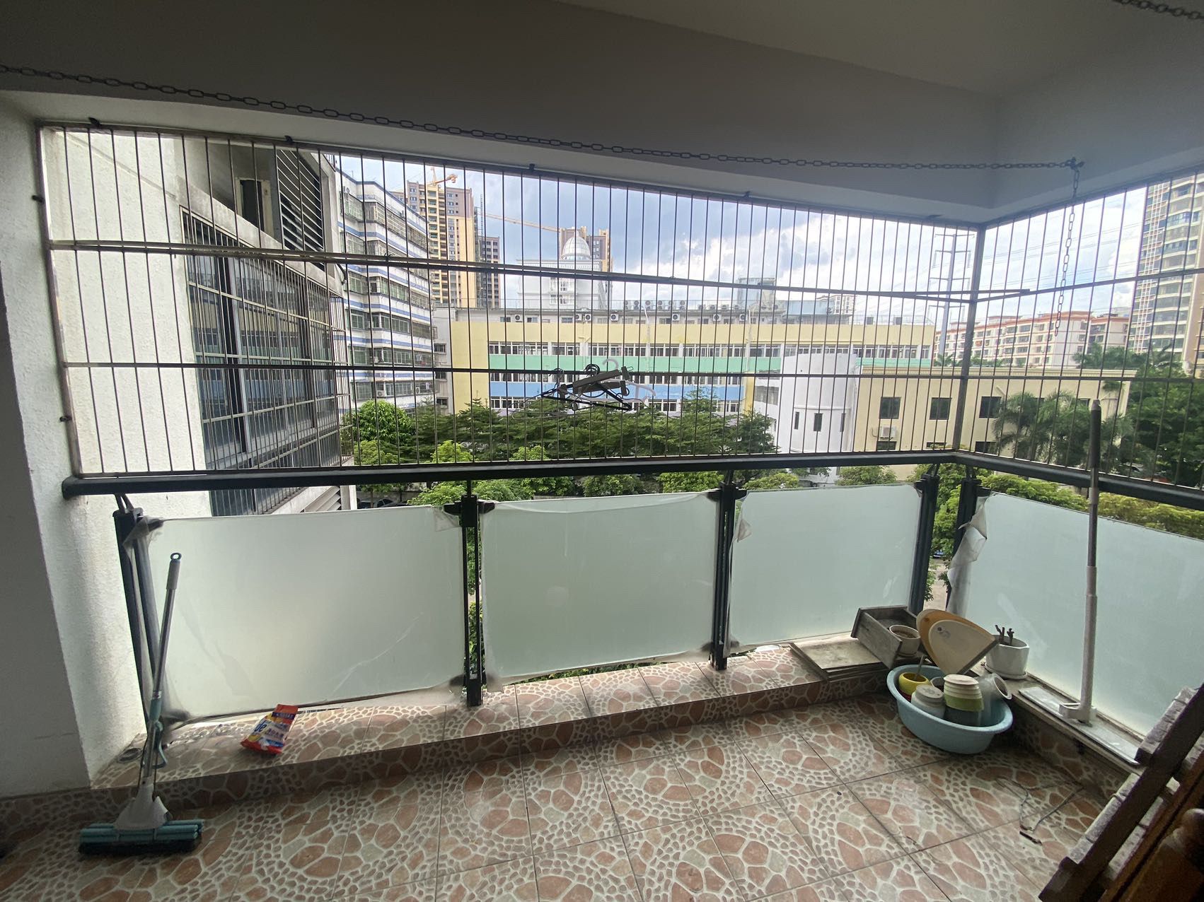 高路华小区 3室2厅2卫 220.0万 高路华小区 3室2厅2卫 220.0万客厅