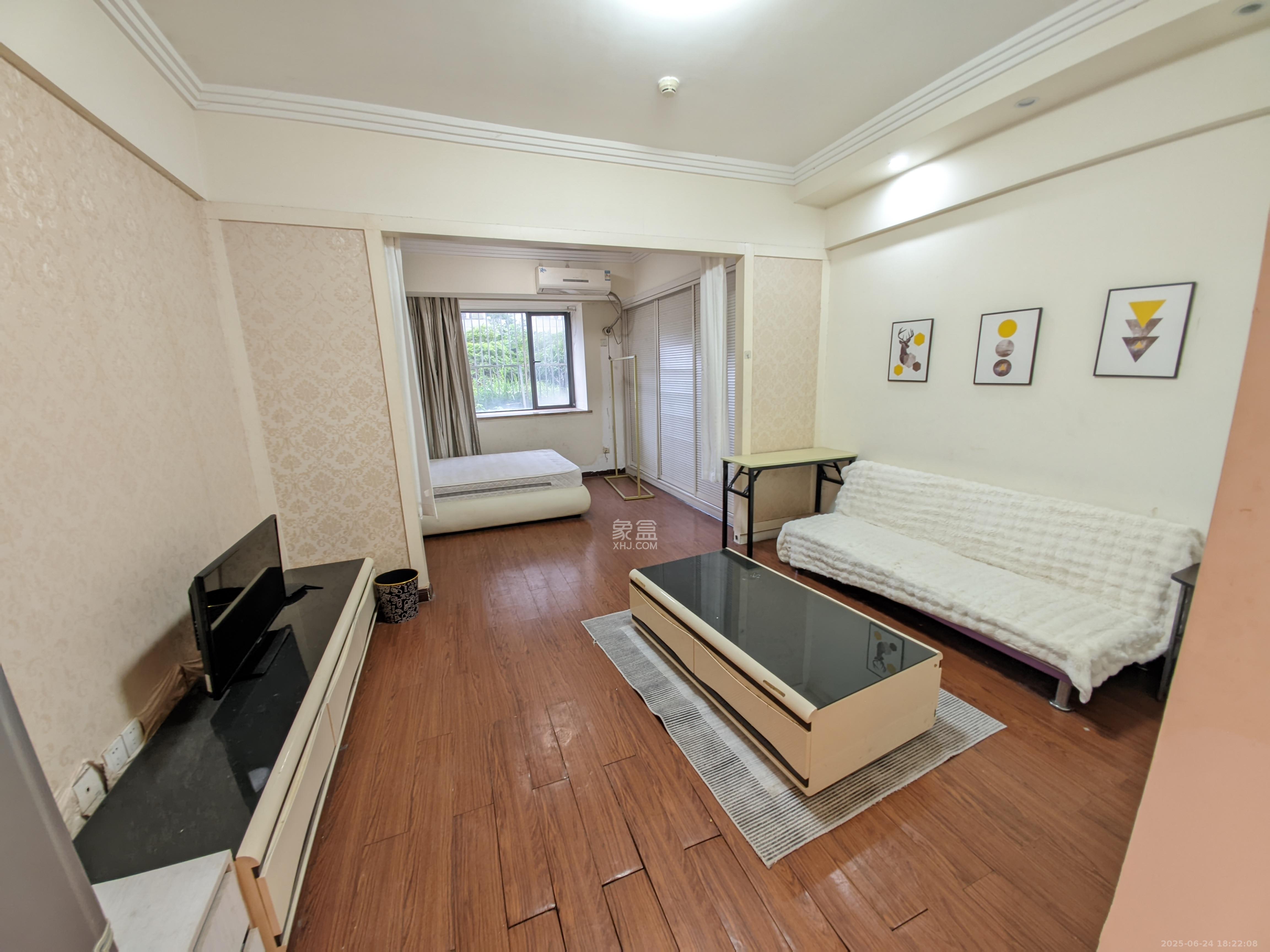 西子一间  0室0厅1卫    1400.0元/月 西子一间  0室0厅1卫    1400.0元/月