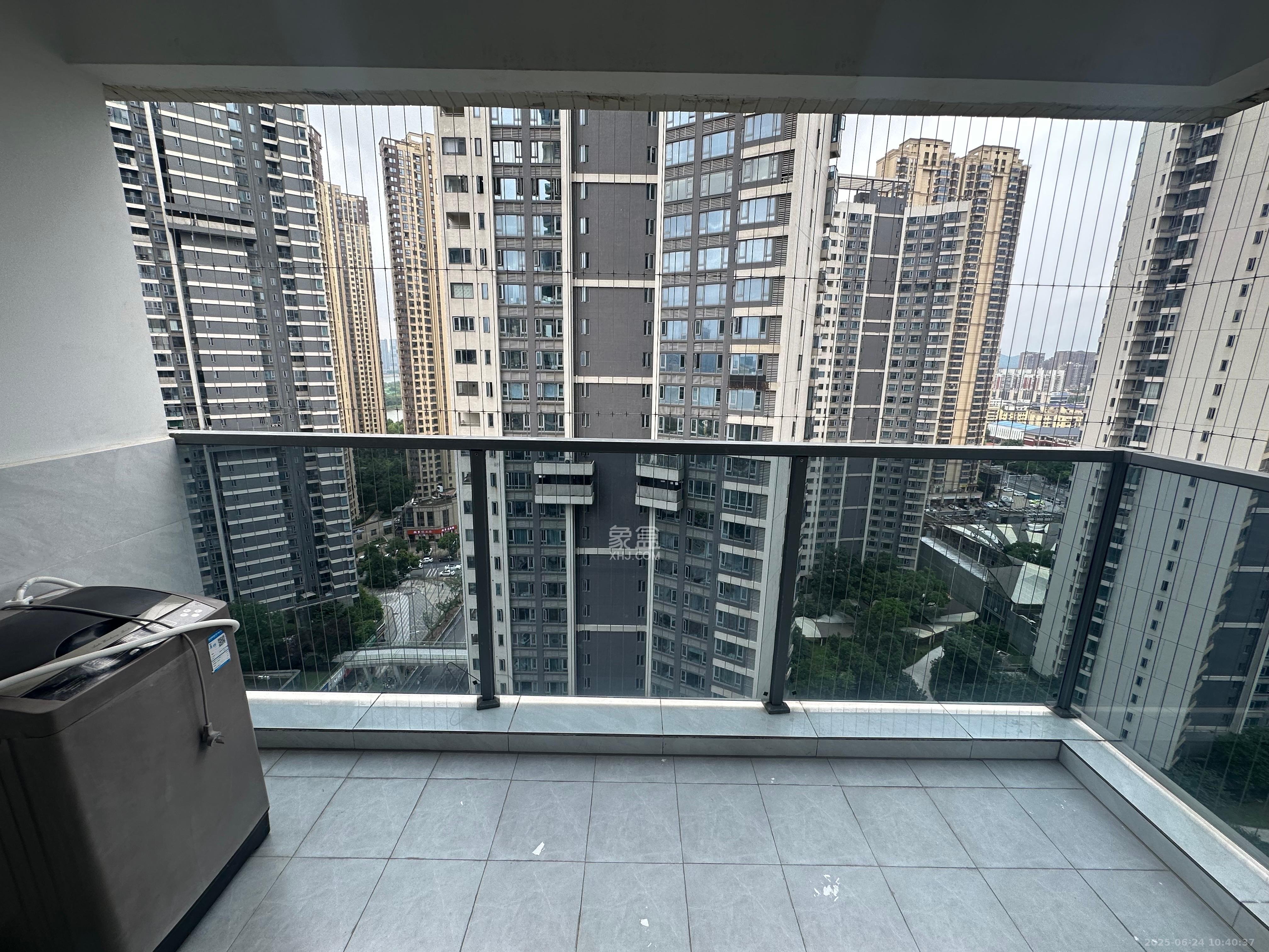 保利天禧D区 3室2厅1卫 3100.0元/月 保利天禧D区 3室2厅1卫 3100.0元/月室内图