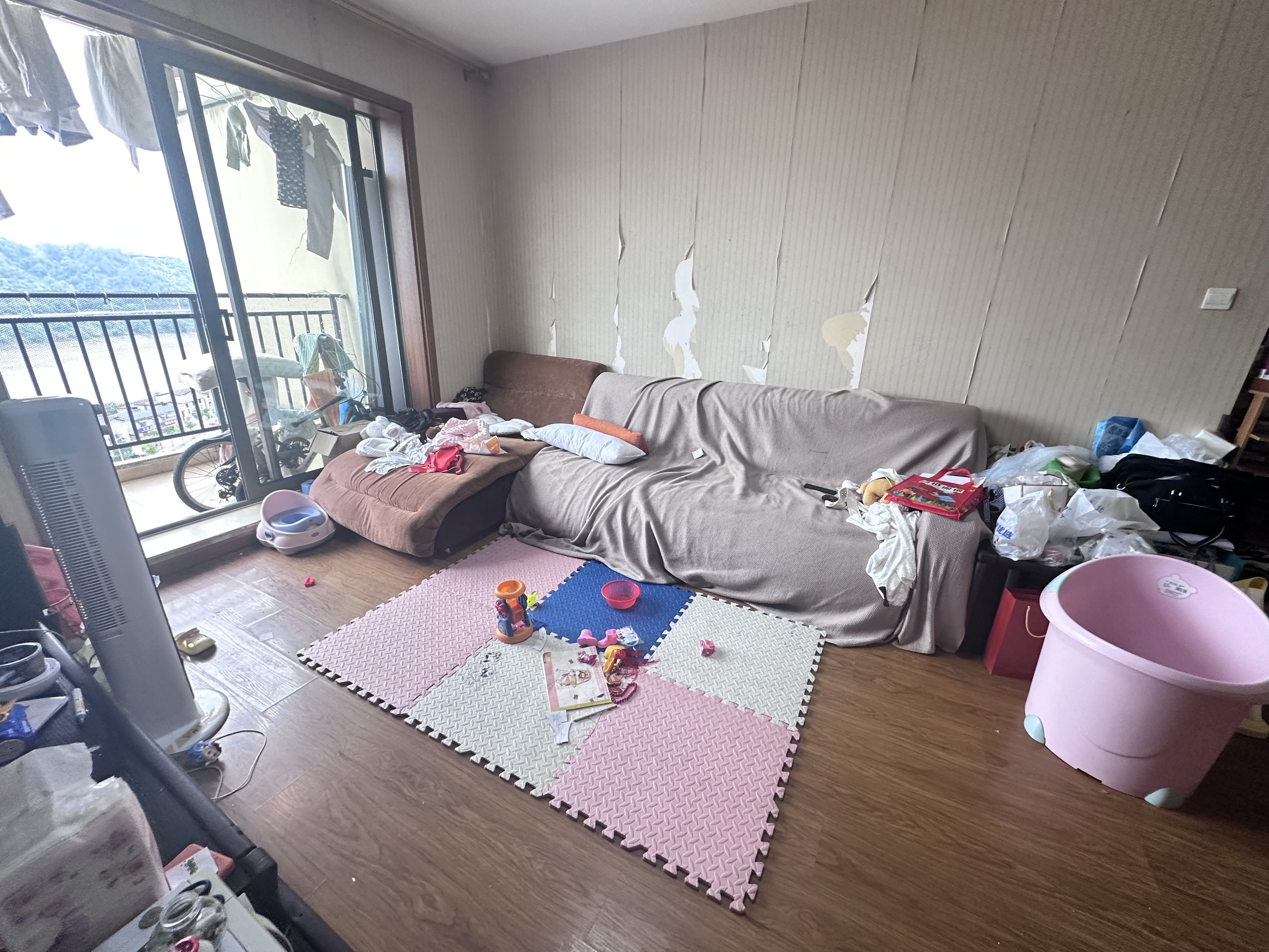蓝色港湾  2室2厅1卫   42.80万客厅