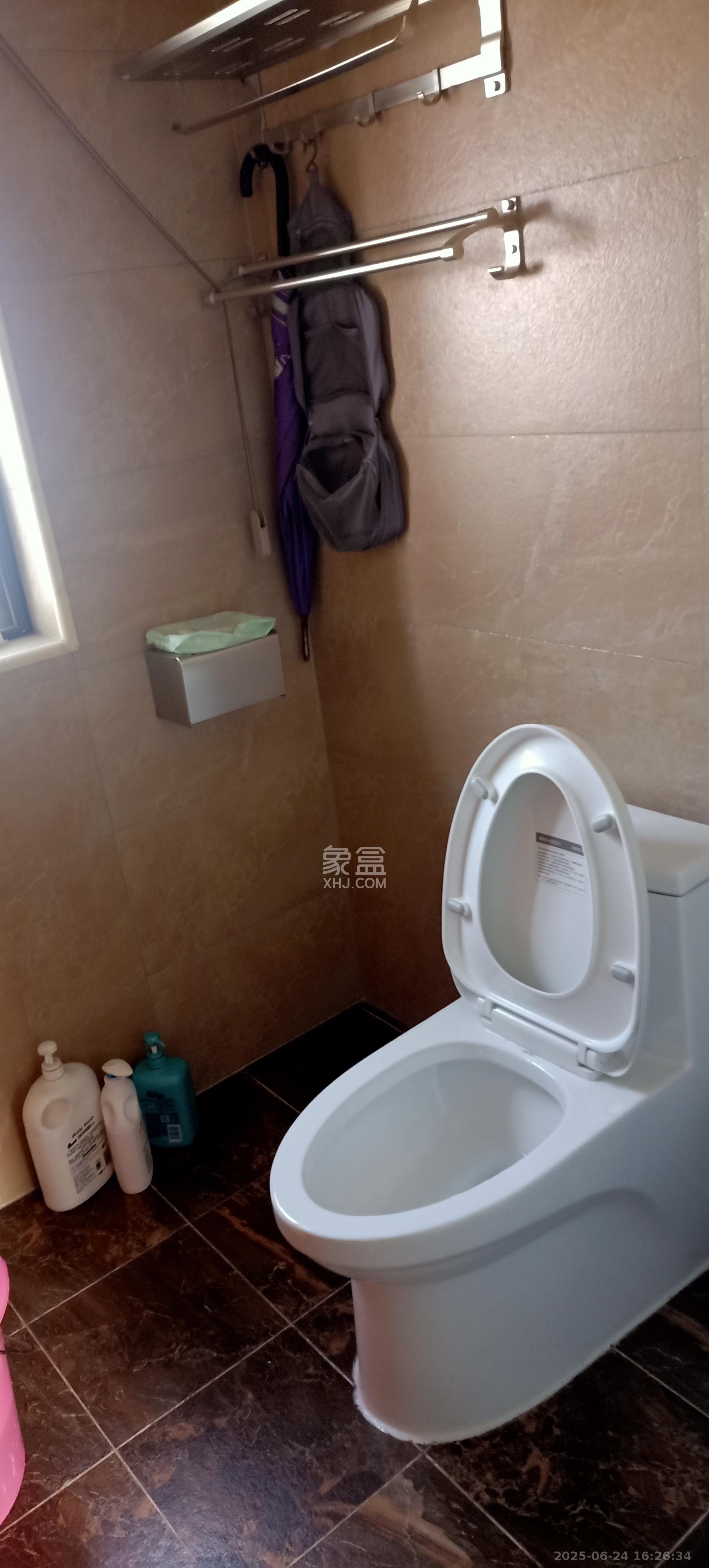 中国铁建国际城二期  3室2厅1卫    1800.0元/月室内图