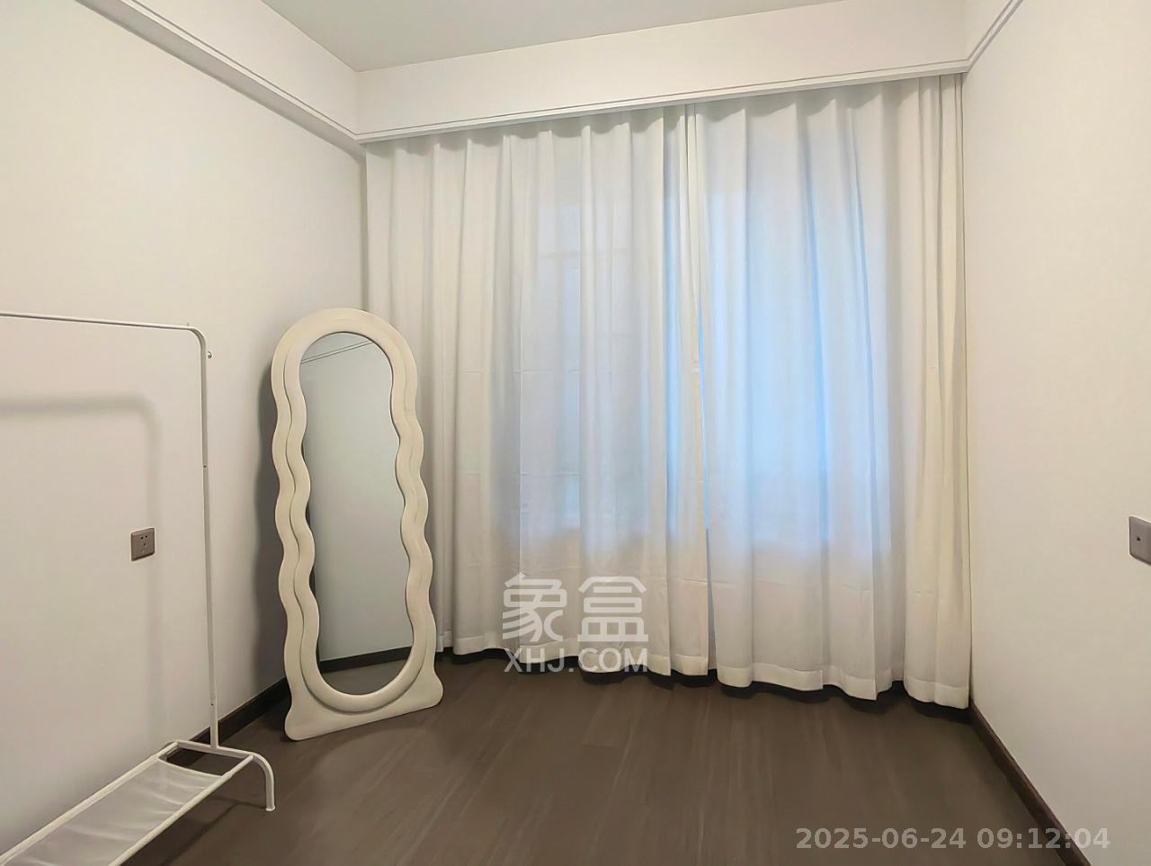 龙湖春江天玺  4室2厅2卫   5600.00元/月