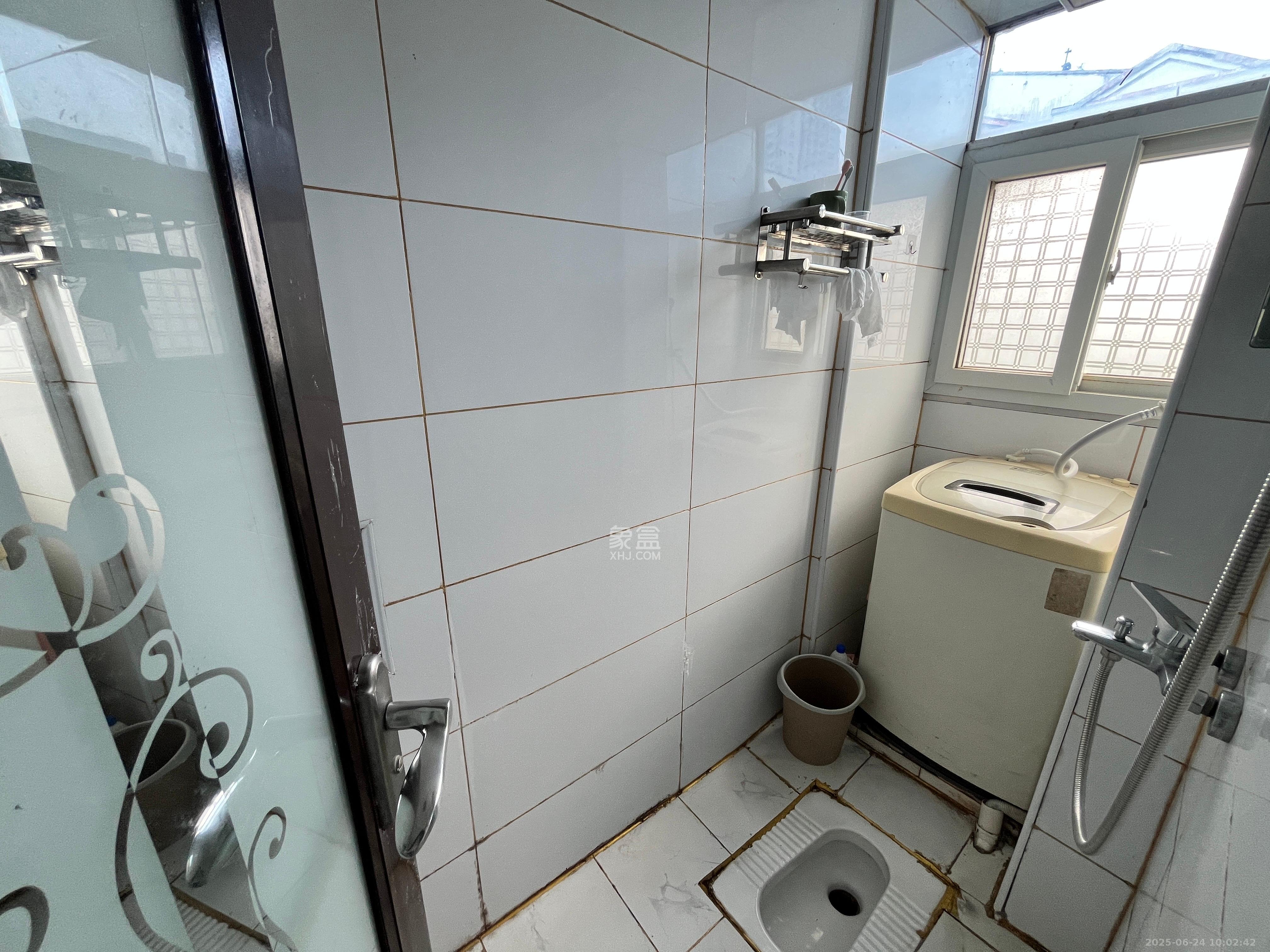 蚌塘小区  2室1厅1卫   1500.00元/月室内图
