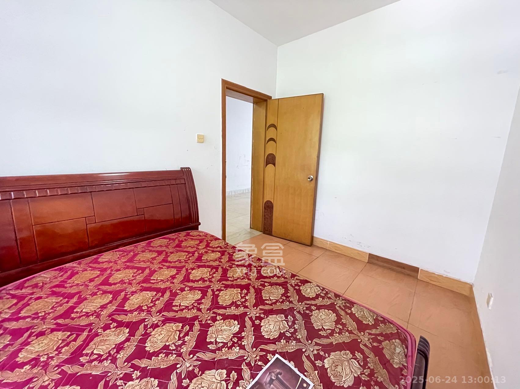 新桥小区 3室1厅1卫 2000.0元/月 新桥小区 3室1厅1卫 2000.0元/月室内图