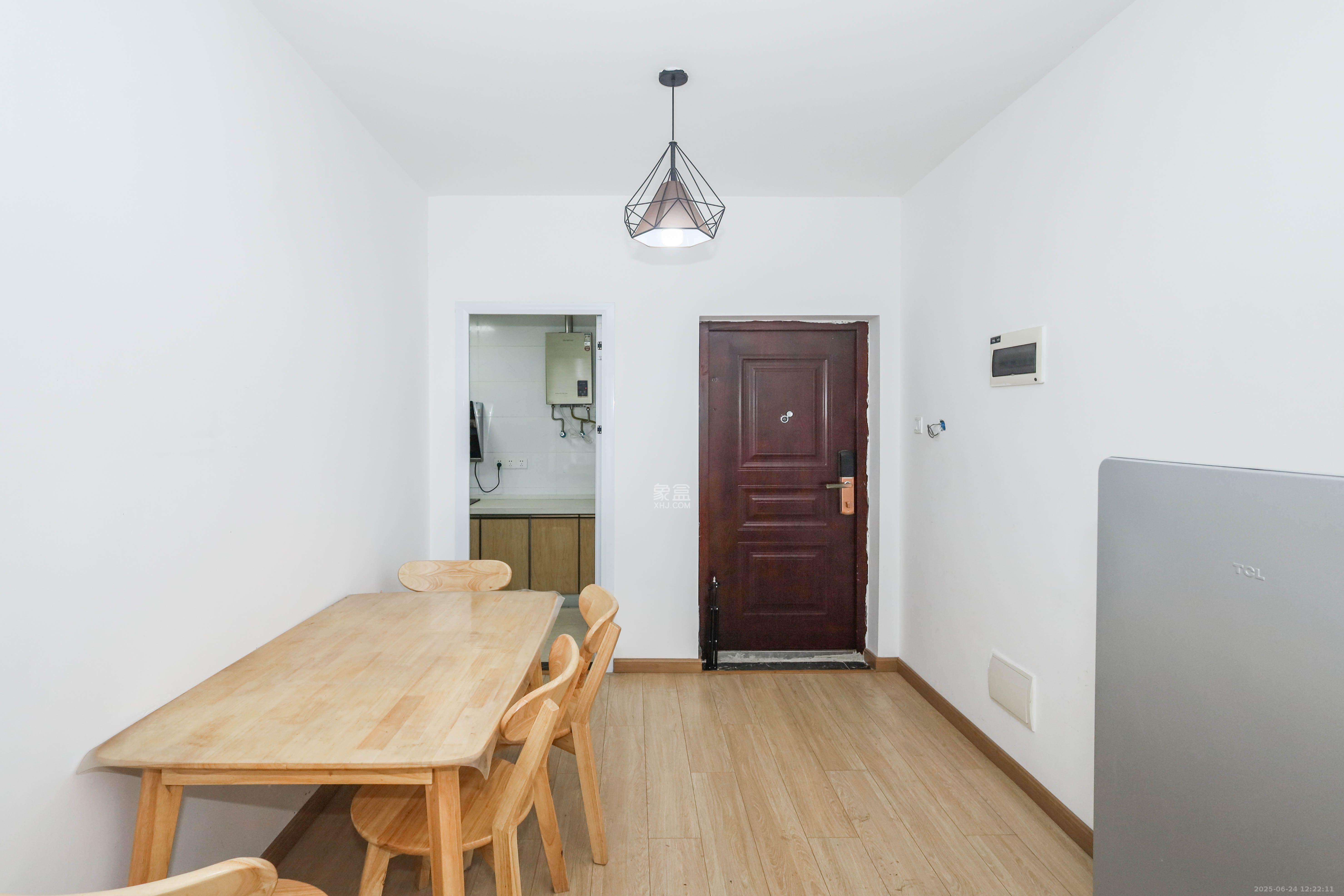 梅溪湖合能璞丽  3室2厅1卫    2400.0元/月 梅溪湖合能璞丽  3室2厅1卫    2400.0元/月室内图