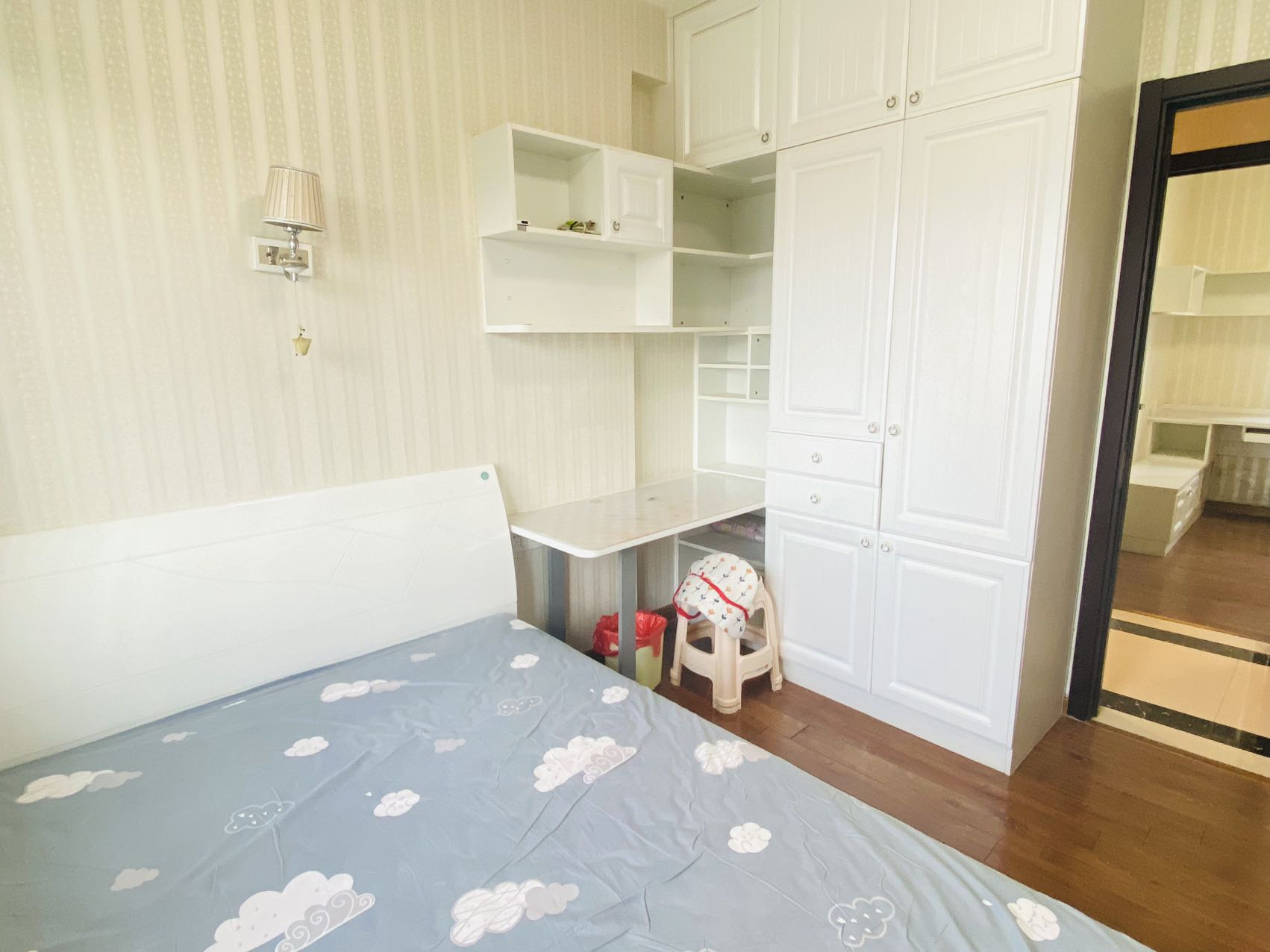 碧桂园 3室2厅2卫 2000.0元/月 碧桂园 3室2厅2卫 2000.0元/月室内图