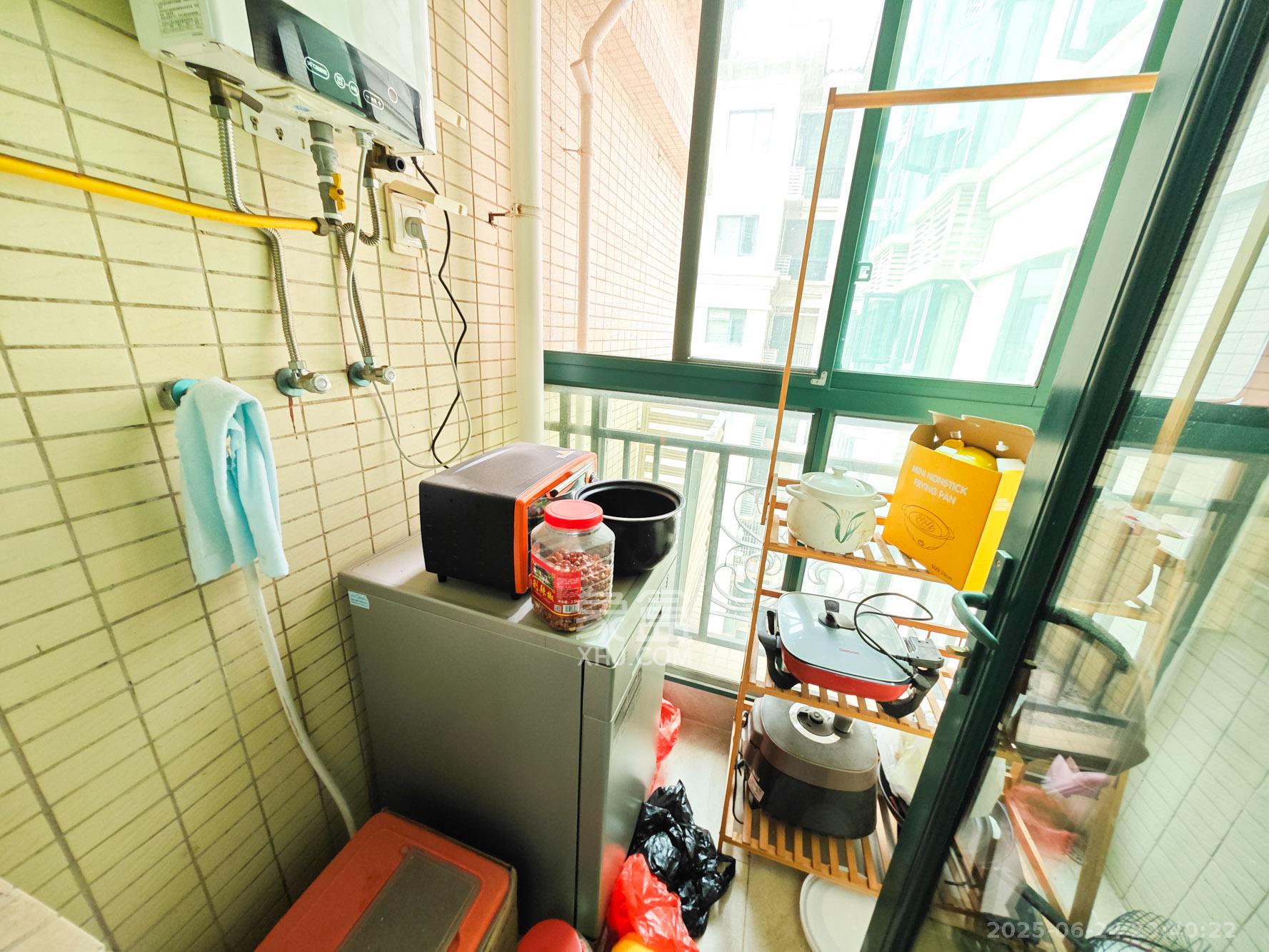 恒大城  2室2厅2卫   73.00万阳台