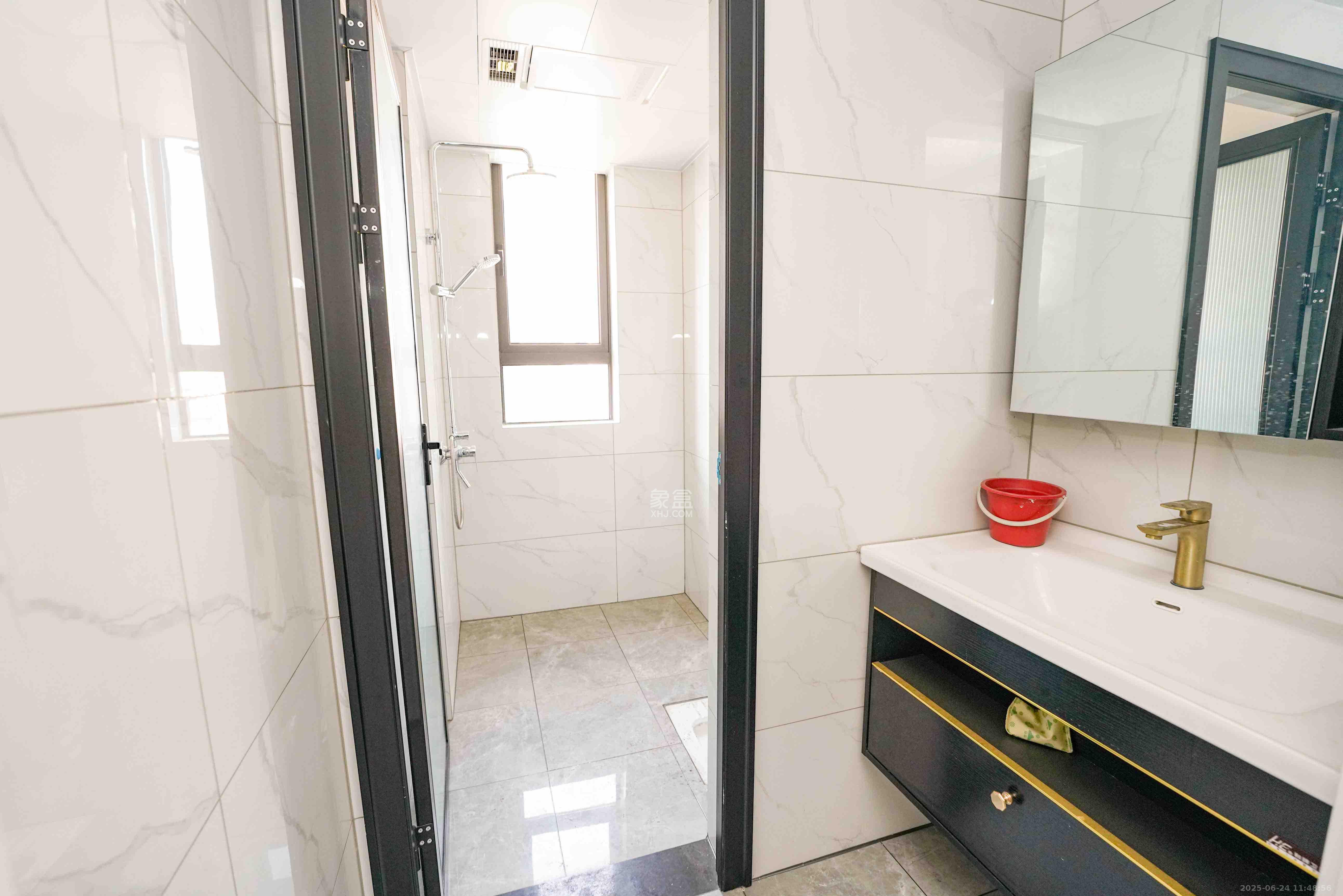 汇金城/嘉华城(二期、三期) 3室2厅2卫 3500.0元/月 汇金城/嘉华城(二期、三期) 3室2厅2卫 3500.0元/月室内图