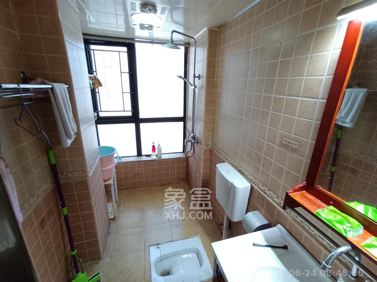 通用时代国际社区  2室2厅1卫    2200.0元/月 通用时代国际社区  2室2厅1卫    2200.0元/月室内图