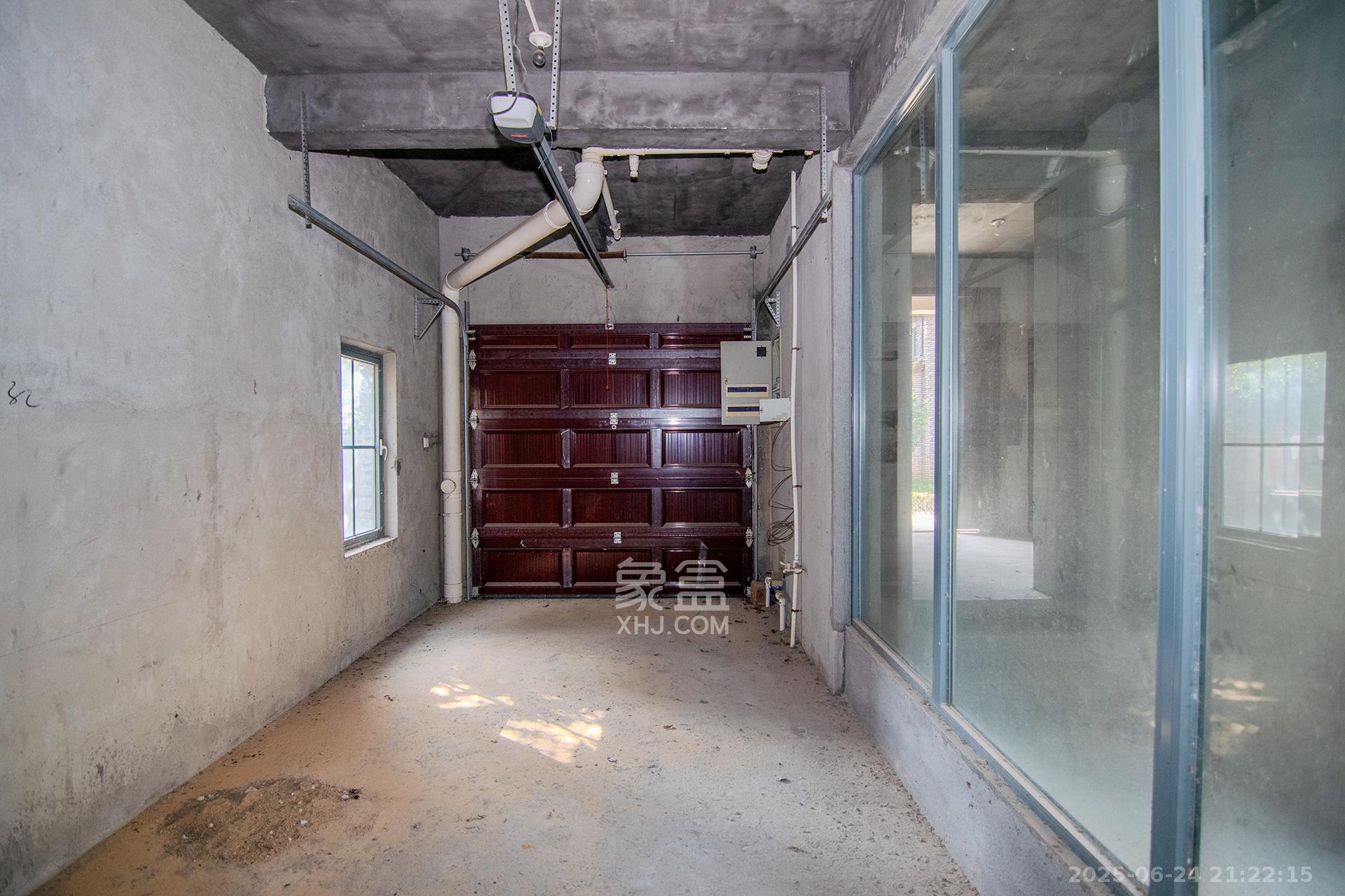 中粮北纬28°别墅  8室2厅6卫    1050.0万 中粮北纬28°别墅  8室2厅6卫    1050.0万其他