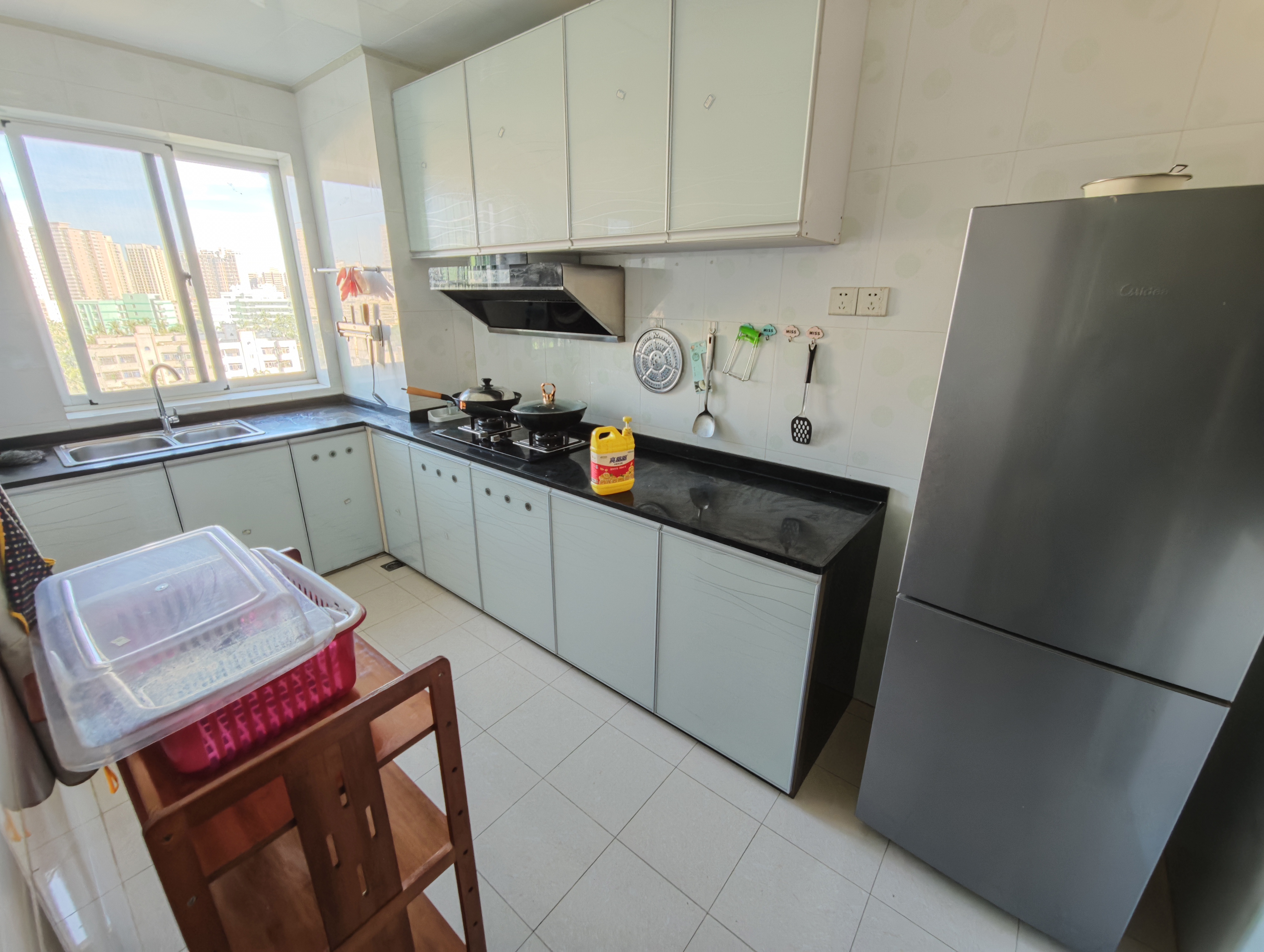 海市盛楼 3室2厅1卫 2600.0元/月 海市盛楼 3室2厅1卫 2600.0元/月室内图