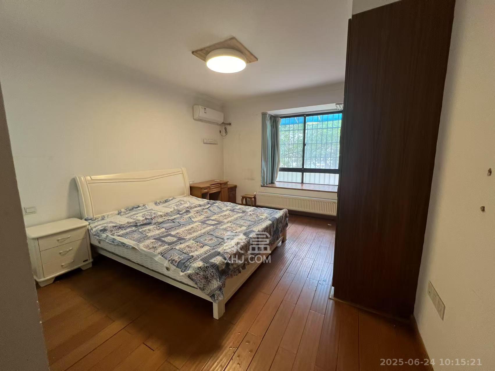 鸿景苑  3室2厅2卫   3600.00元/月室内图