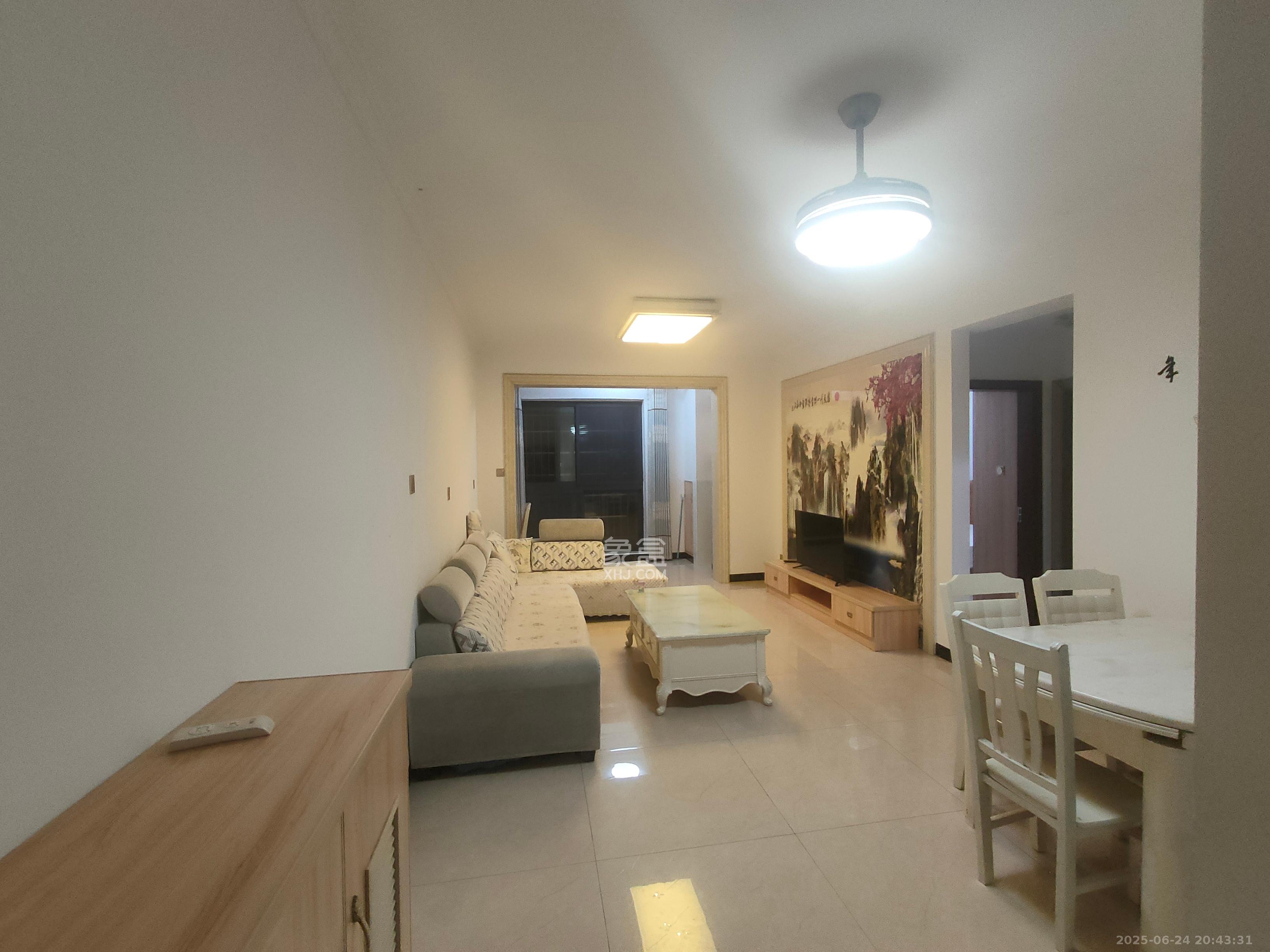 嘉顺苑 3室2厅1卫 2100.0元/月 嘉顺苑 3室2厅1卫 2100.0元/月室内图