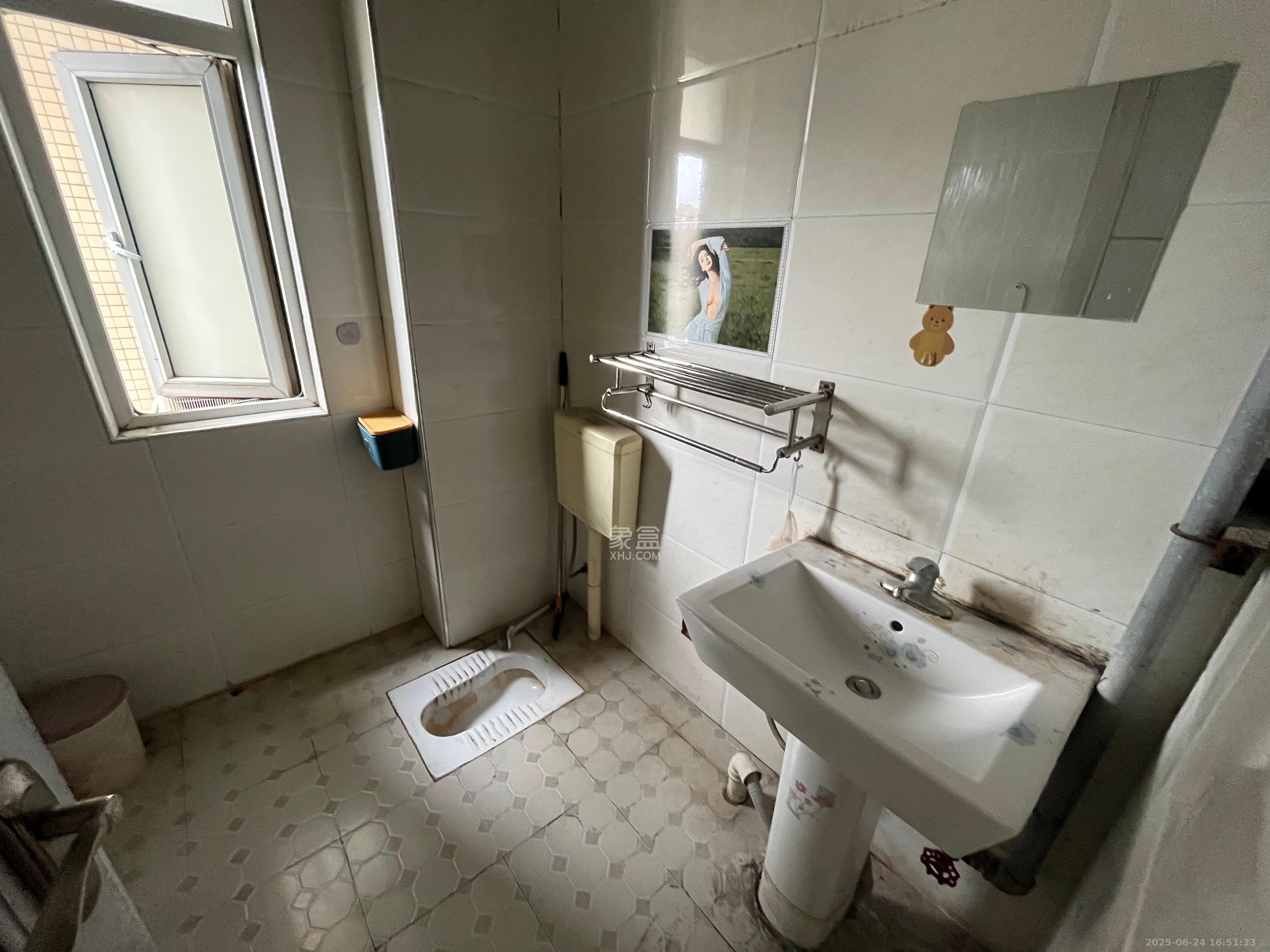 嘉宇盛世华章 2室2厅1卫 2200.0元/月 嘉宇盛世华章 2室2厅1卫 2200.0元/月室内图