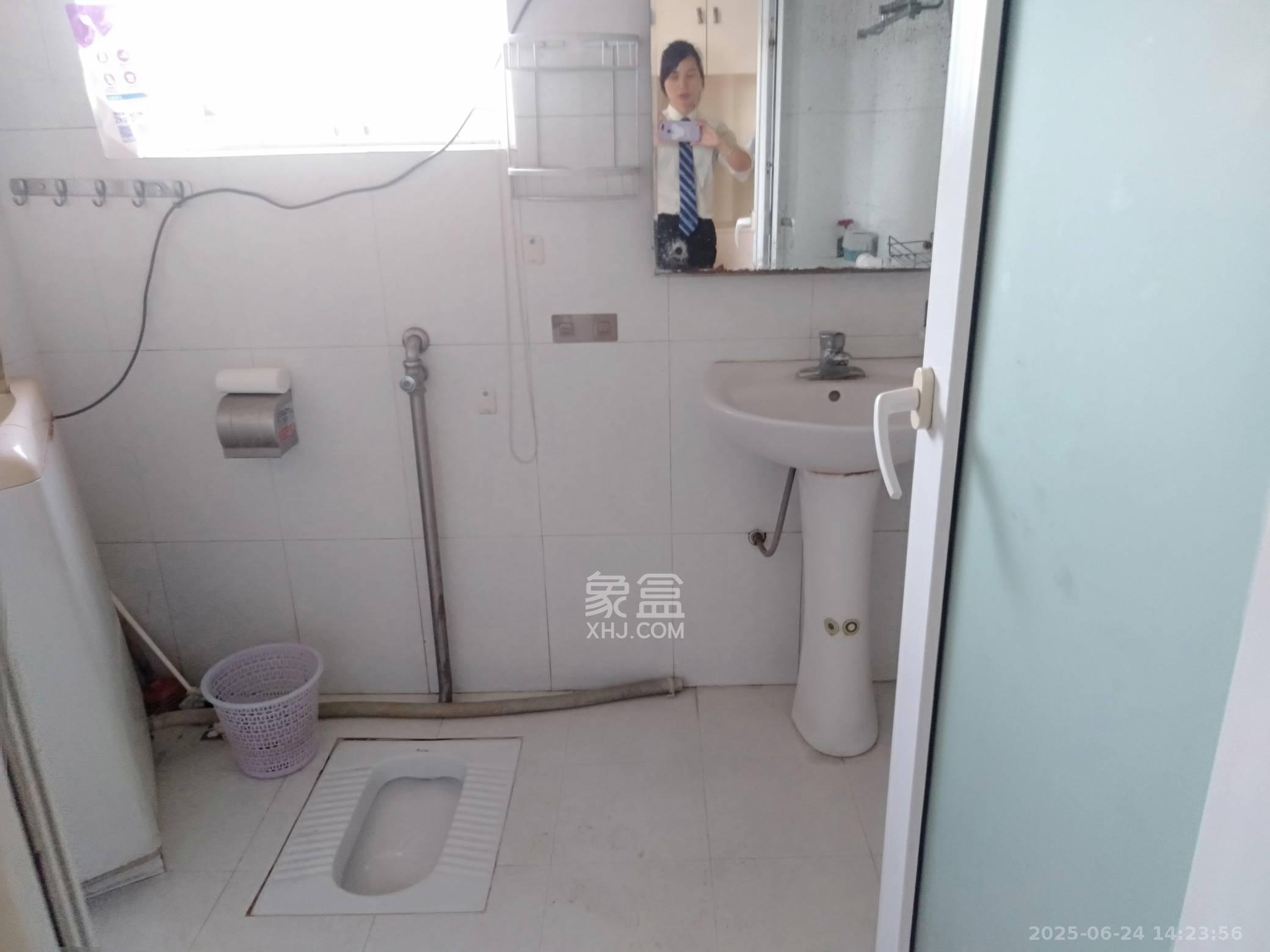 凯通国际城（凯通朝庭）  2室1厅1卫   2400.00元/月室内图