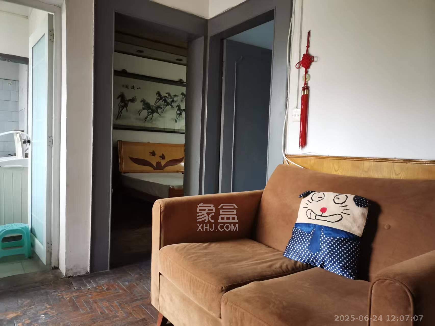 向韶村 2室1厅1卫 1300.0元/月 向韶村 2室1厅1卫 1300.0元/月室内图