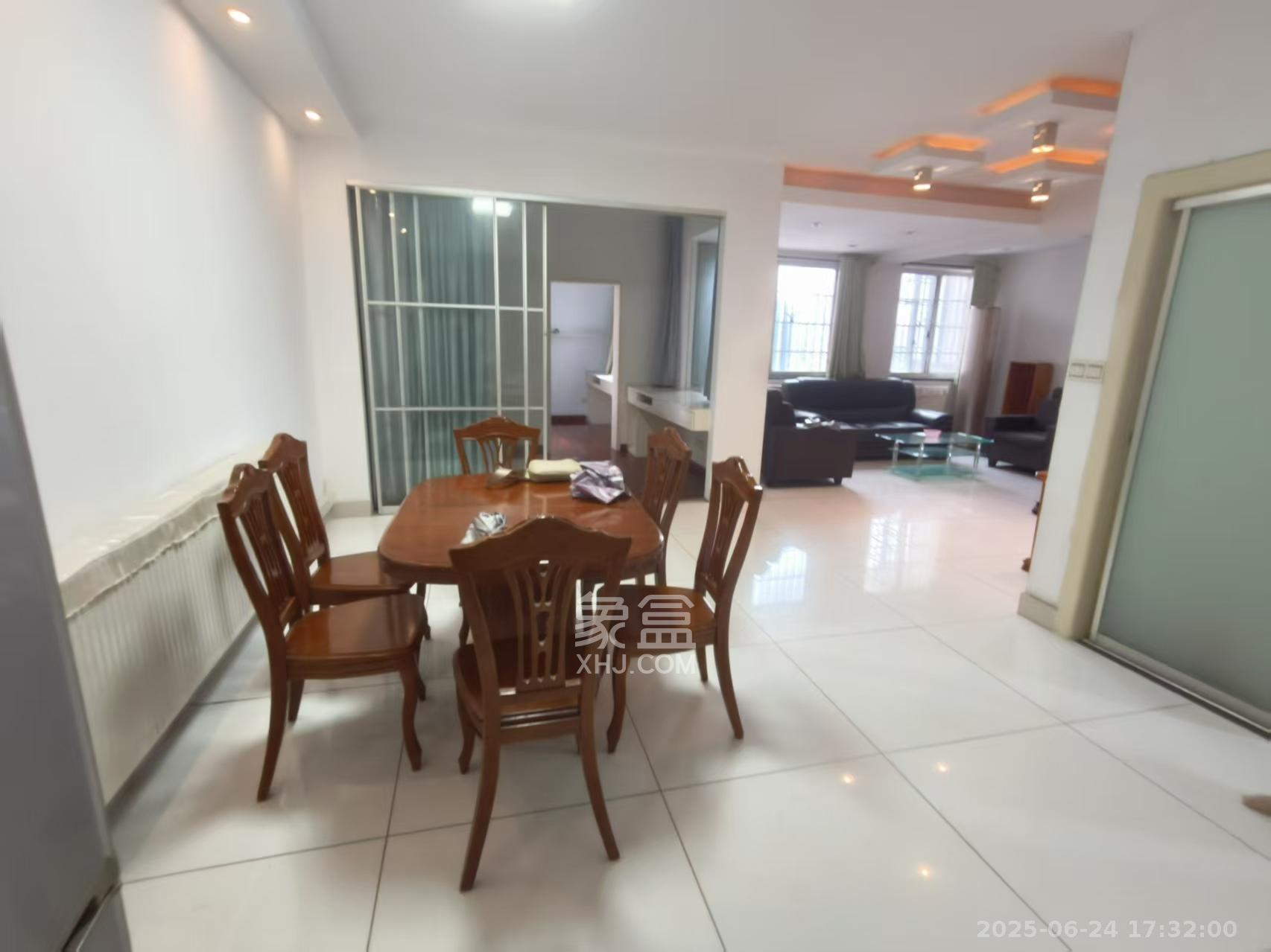 丰泉家园  3室1厅1卫    4200.0元/月 丰泉家园  3室1厅1卫    4200.0元/月室内图