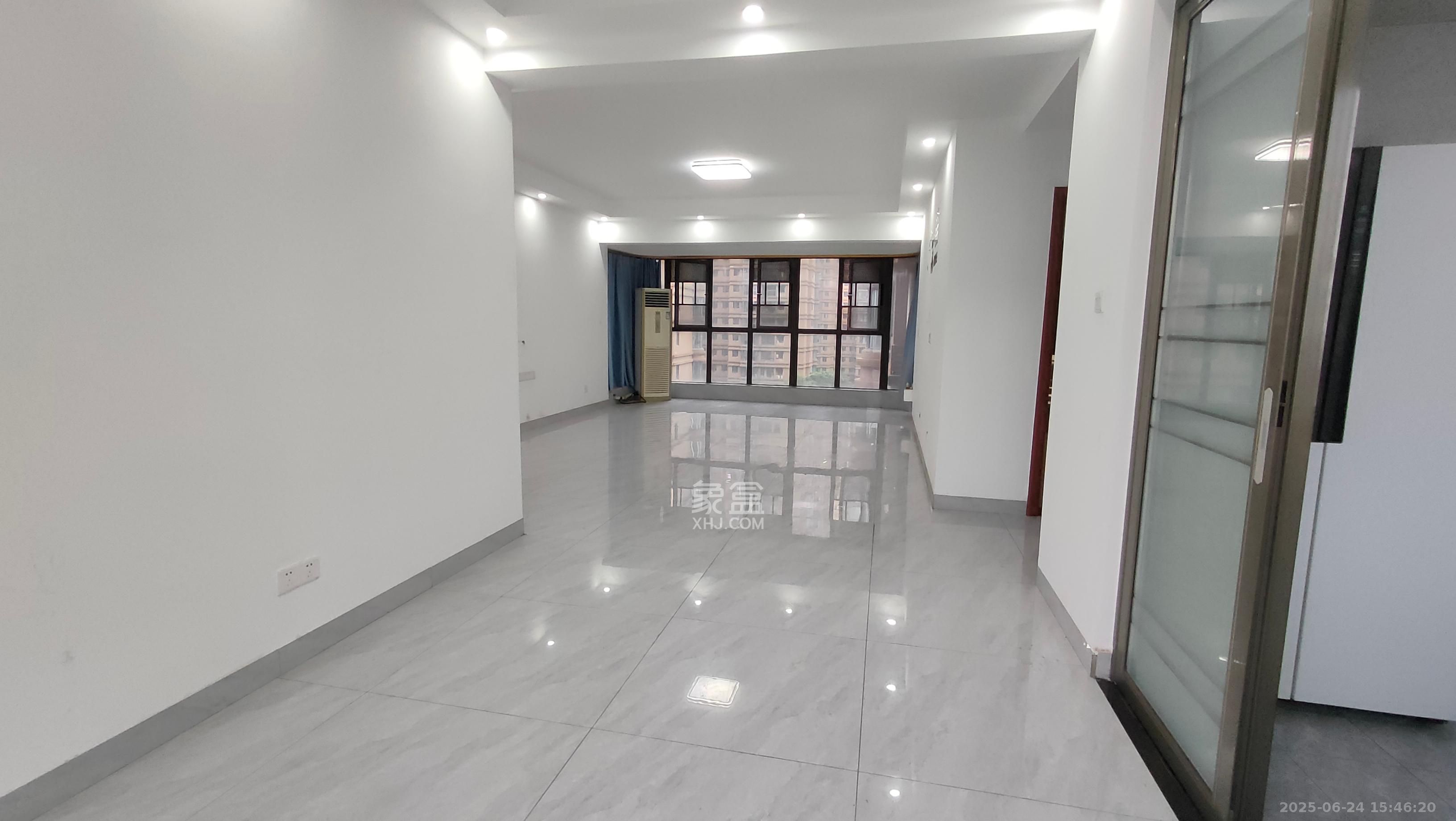 润和美郡(润和紫郡五期) 5室2厅2卫 2300.0元/月 润和美郡(润和紫郡五期) 5室2厅2卫 2300.0元/月室内图