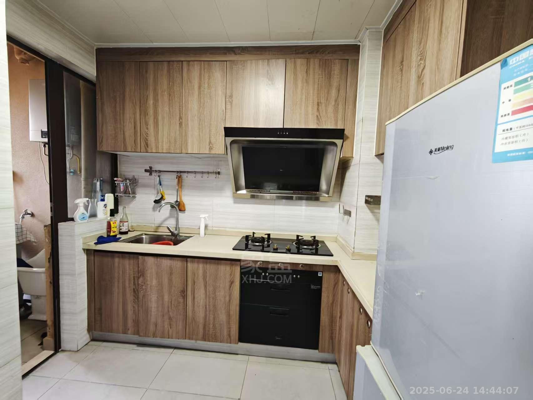 美的翰城 3室2厅2卫 1800.0元/月 美的翰城 3室2厅2卫 1800.0元/月室内图