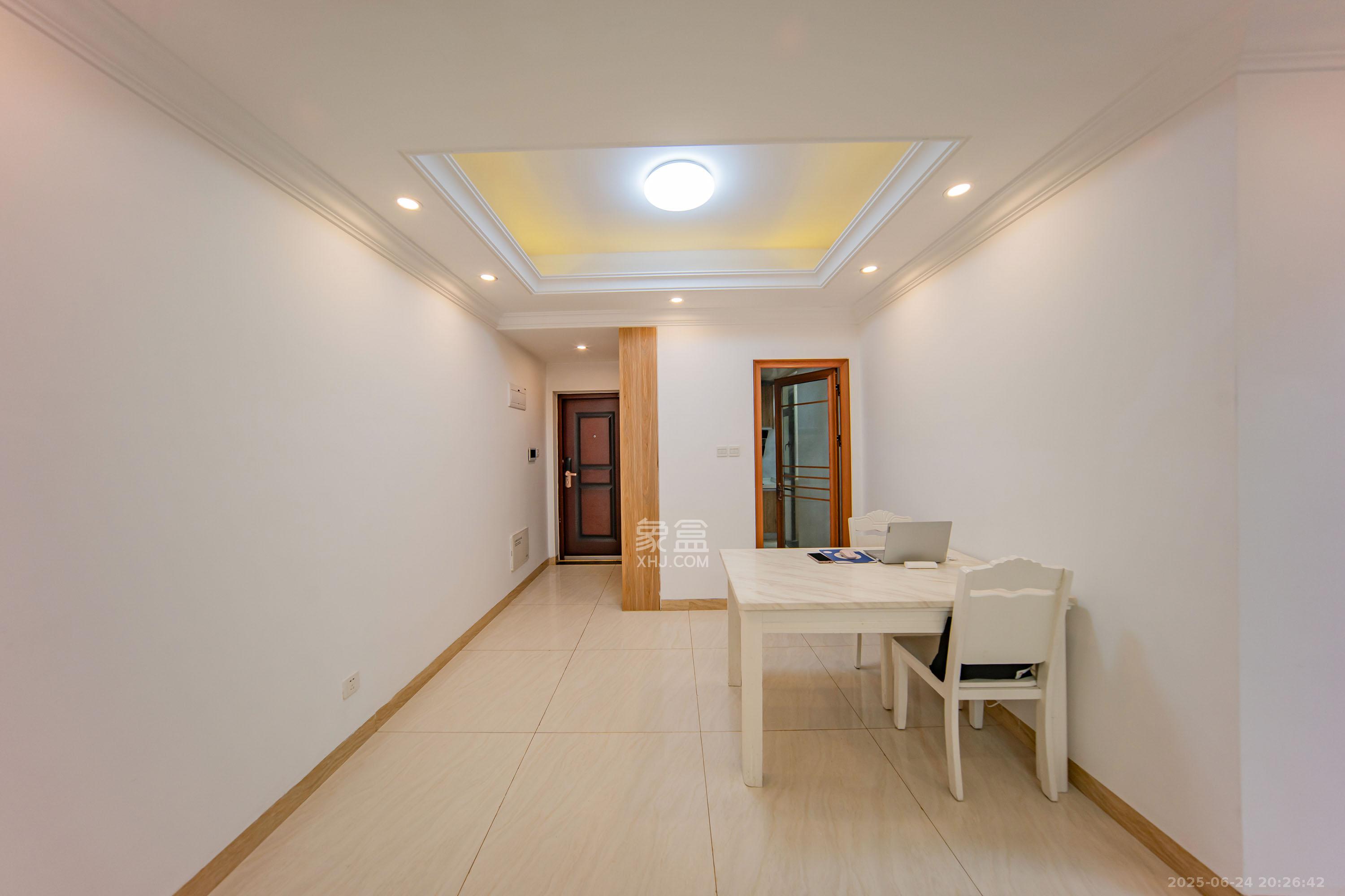 江山帝景哈佛 3室2厅1卫 91.88万 江山帝景哈佛 3室2厅1卫 91.88万客厅