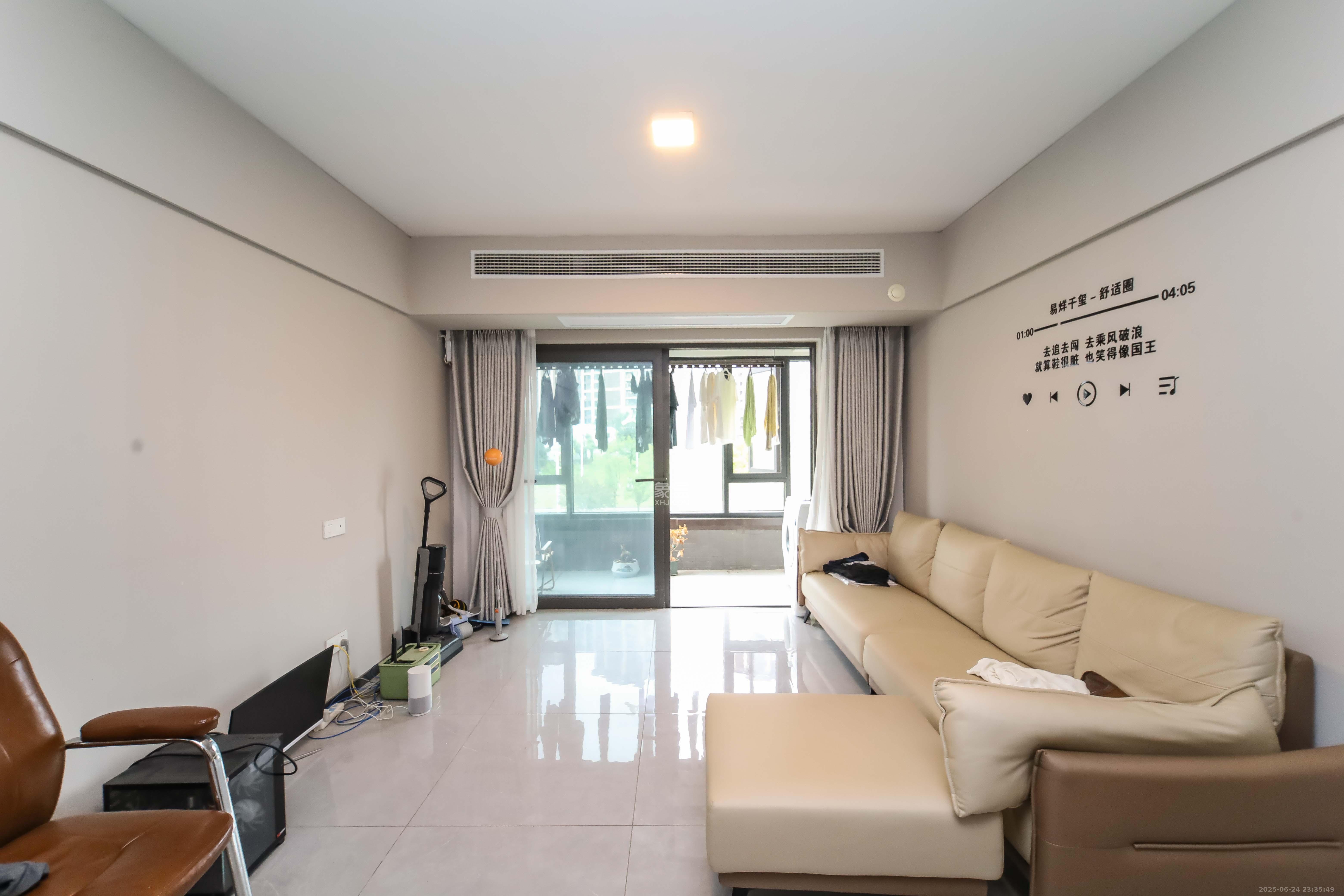 时代印记(长沙时代印记花园)  3室2厅2卫    128.0万 时代印记(长沙时代印记花园)  3室2厅2卫    128.0万客厅