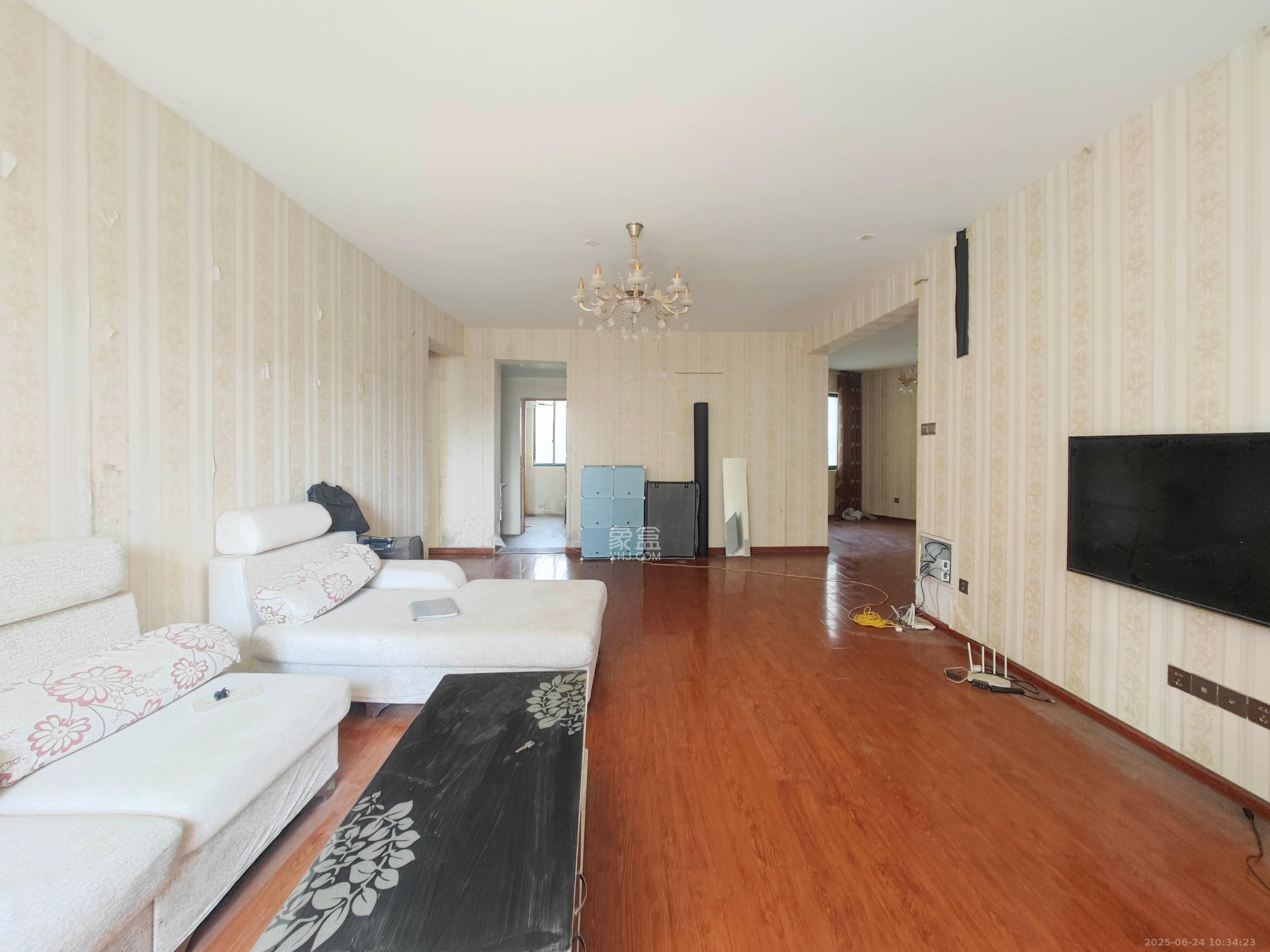 华盛世纪新城  3室2厅2卫    102.0万室内图1