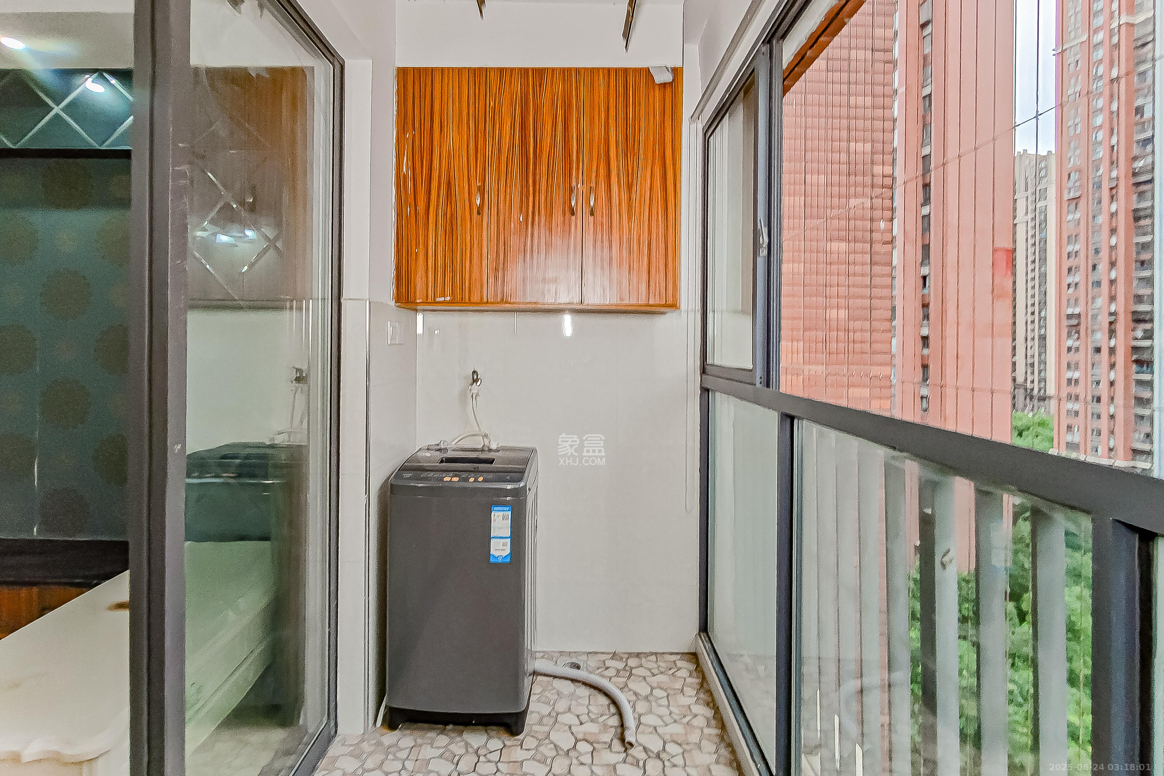 华润凤凰城二期 3室2厅1卫 75.0万 华润凤凰城二期 3室2厅1卫 75.0万阳台