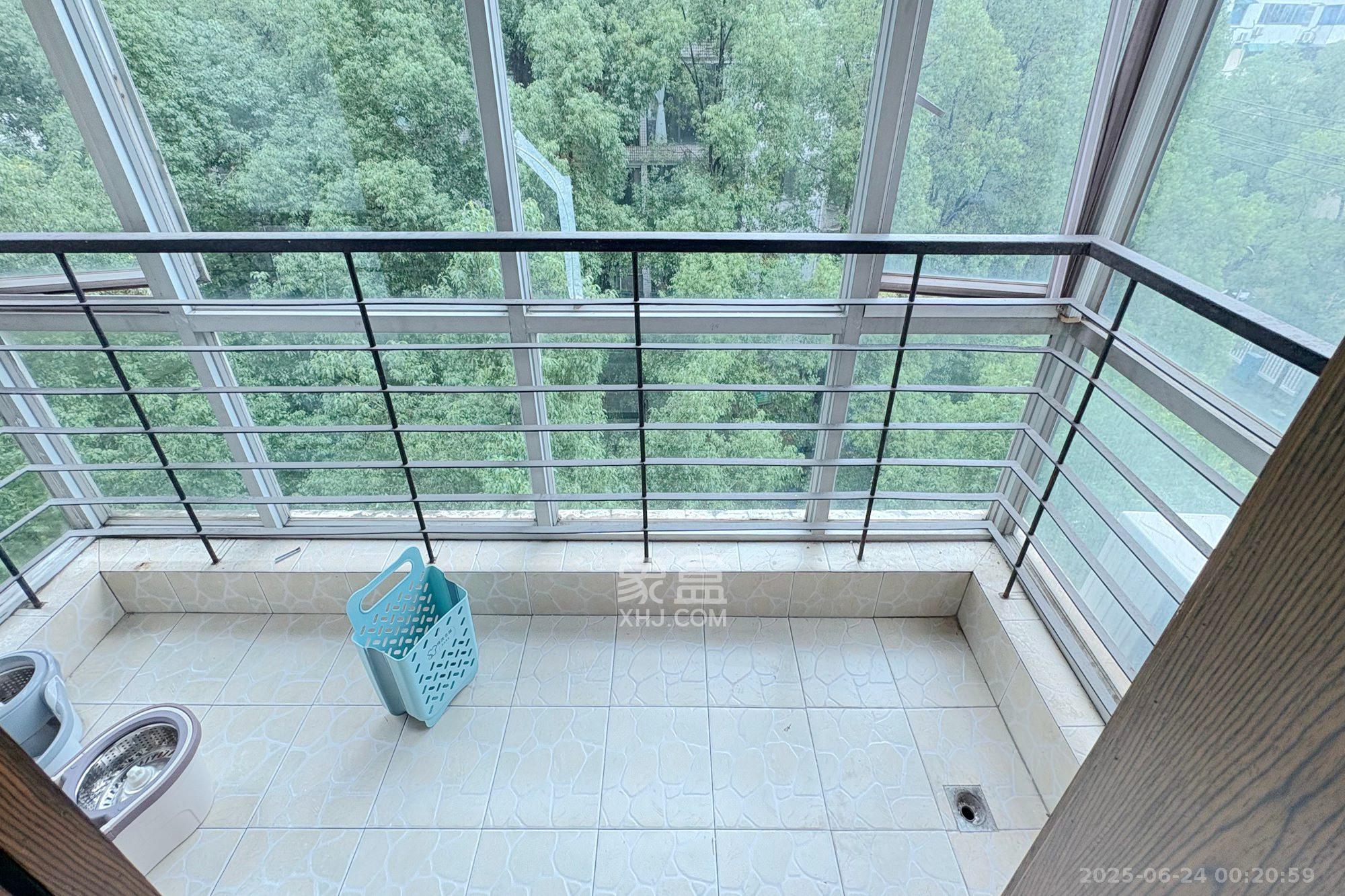 雍景园  3室2厅2卫    129.0万阳台