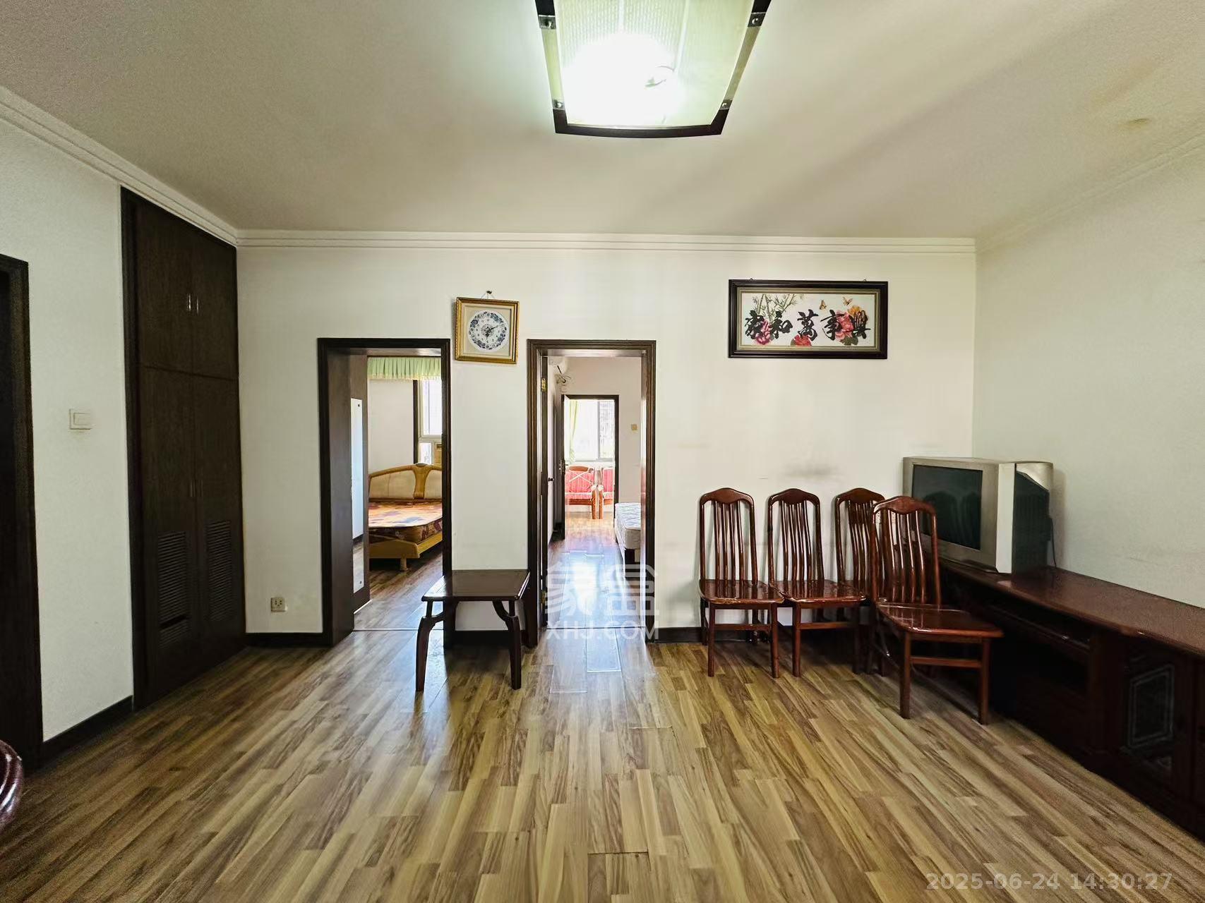 广厦新村  3室2厅2卫    2400.0元/月 广厦新村  3室2厅2卫    2400.0元/月室内图