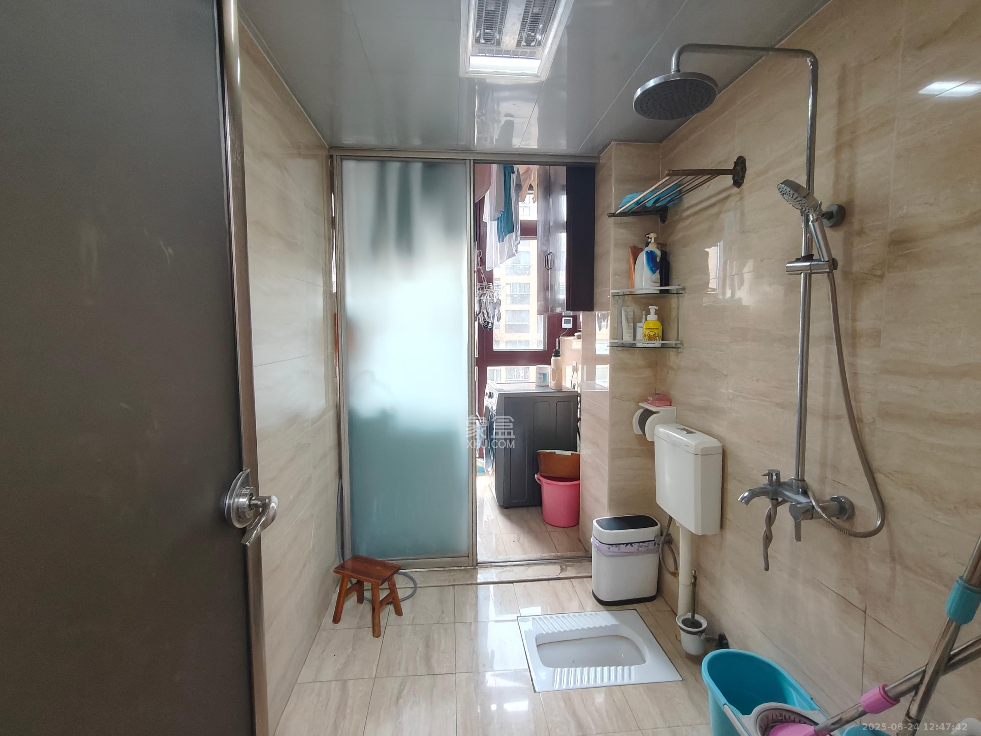 万博汇  4室2厅2卫   7500.00元/月室内图