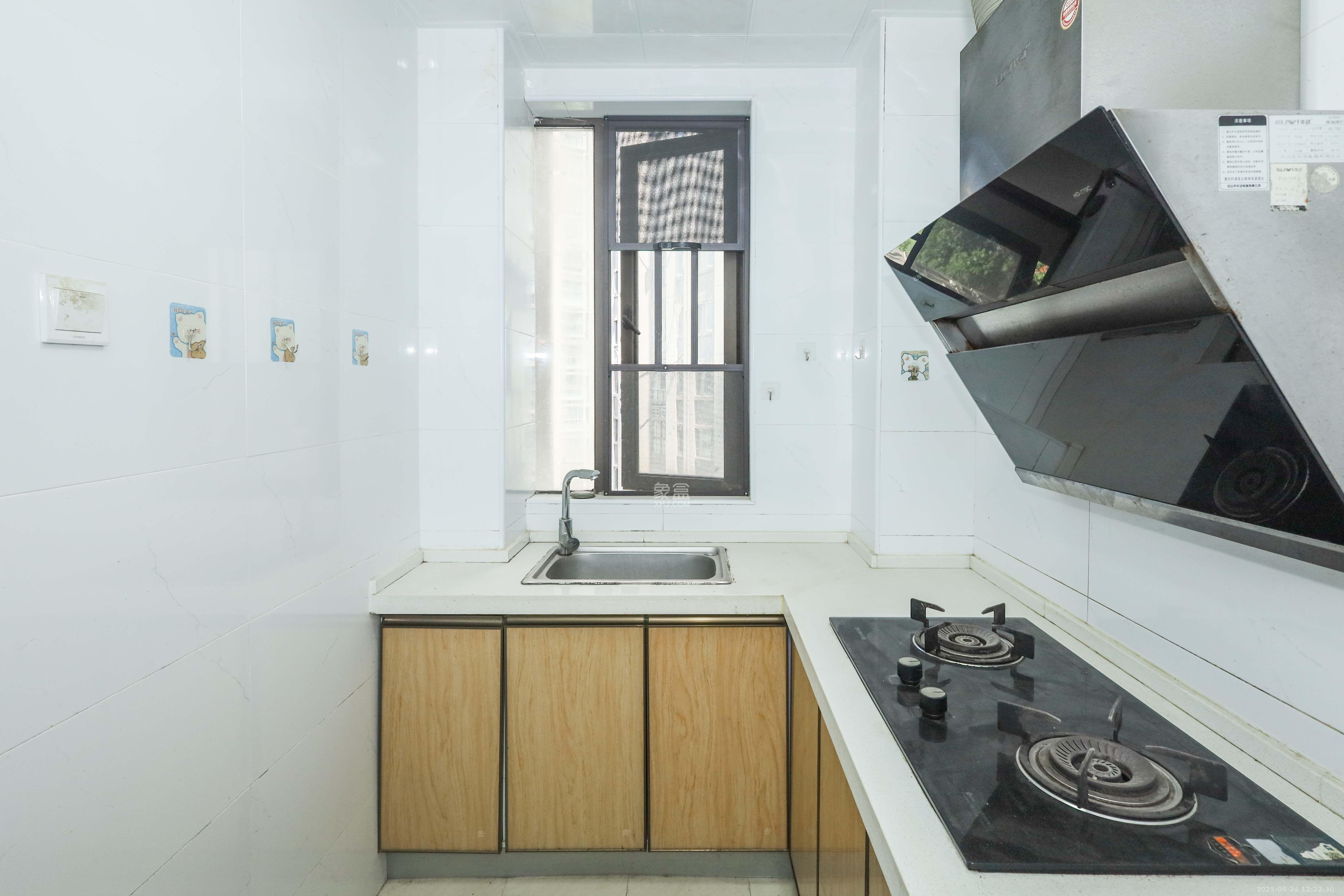 梅溪湖合能璞丽  3室2厅1卫    2400.0元/月 梅溪湖合能璞丽  3室2厅1卫    2400.0元/月室内图