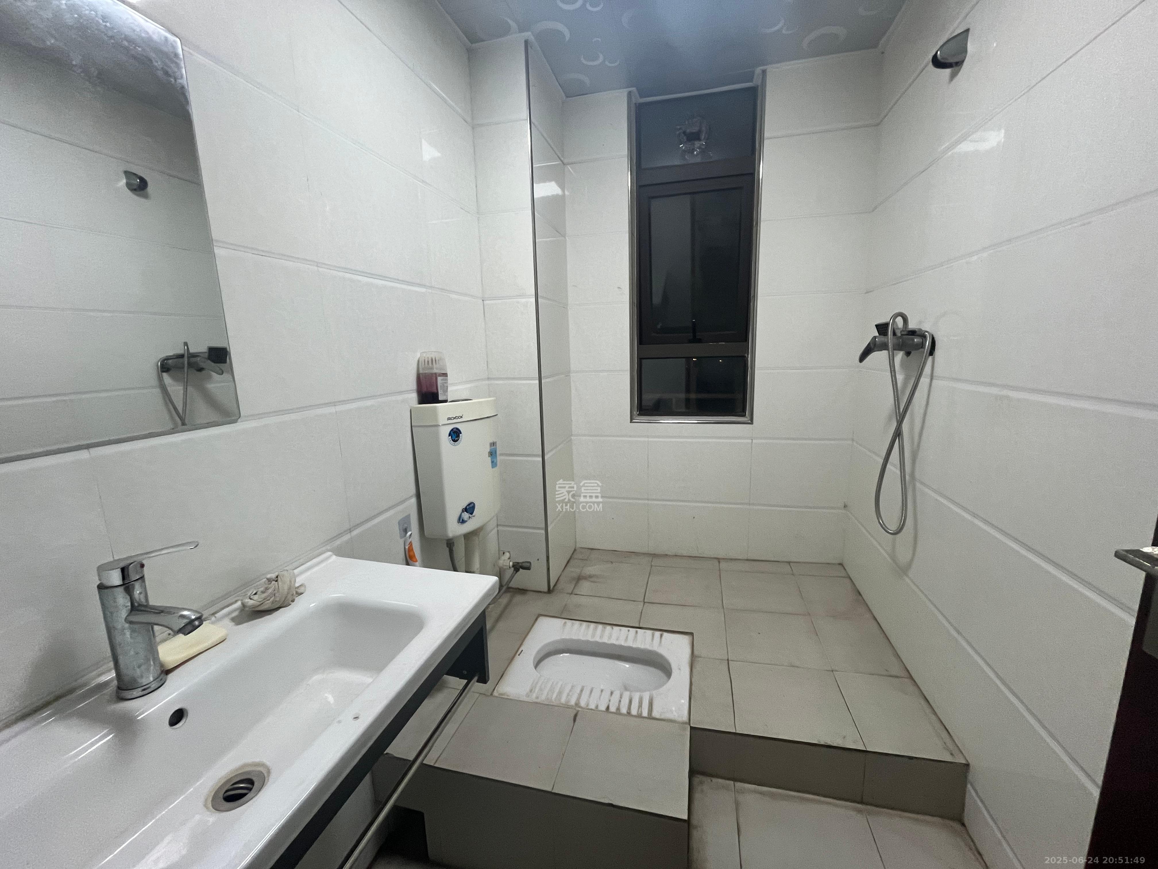 佳兆业水岸新都  3室2厅2卫   1600.00元/月室内图