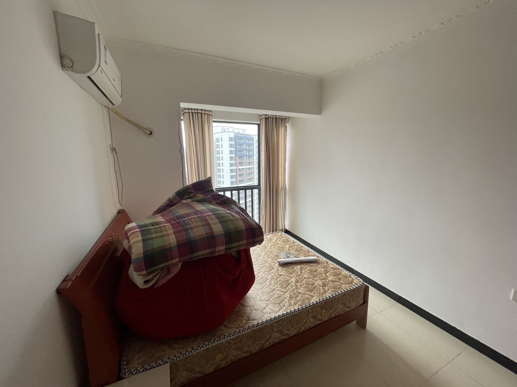 逸臣中央 2室2厅1卫 1680.0元/月 逸臣中央 2室2厅1卫 1680.0元/月室内图