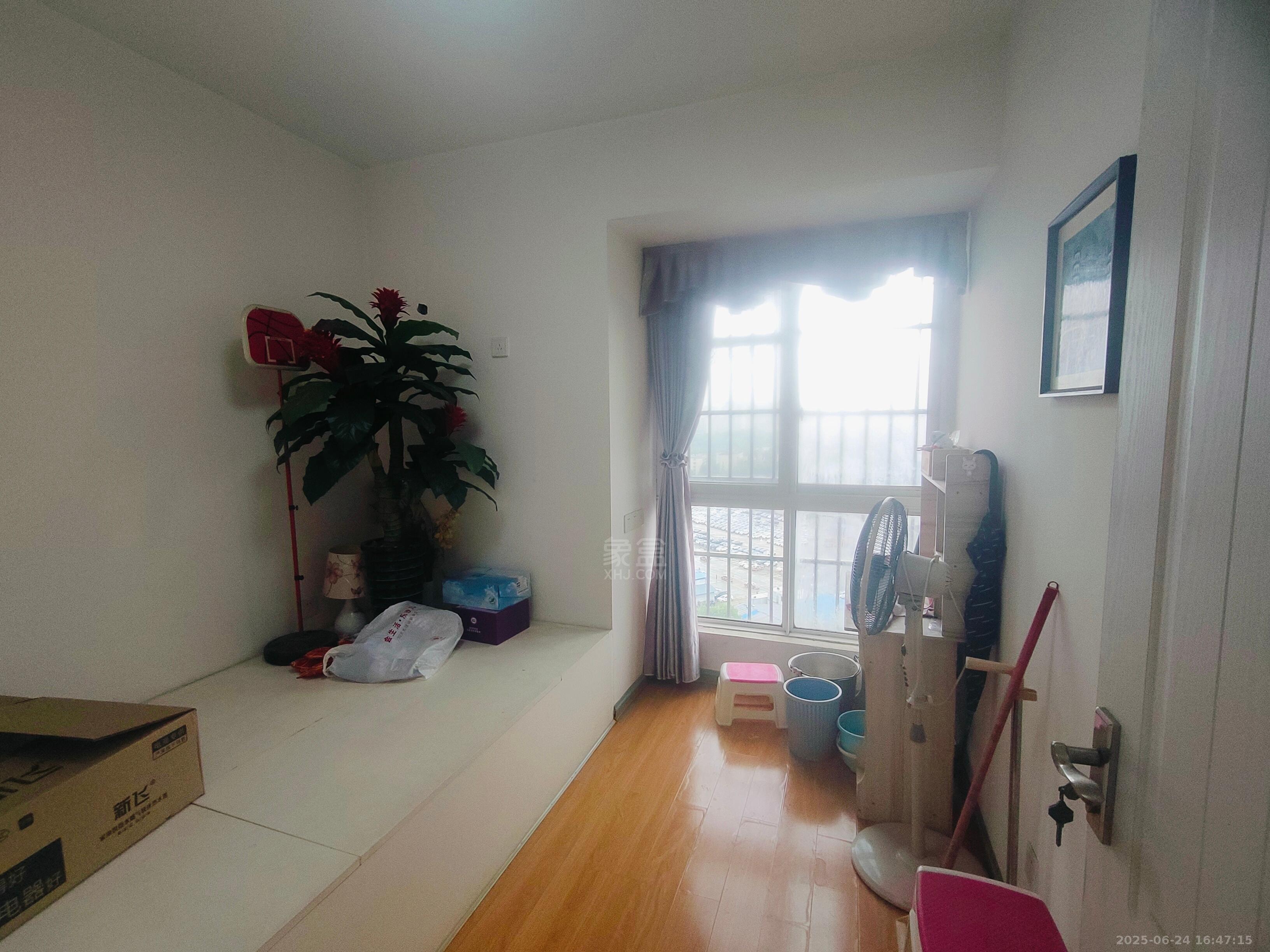 印象华都  3室1厅1卫   1200.00元/月