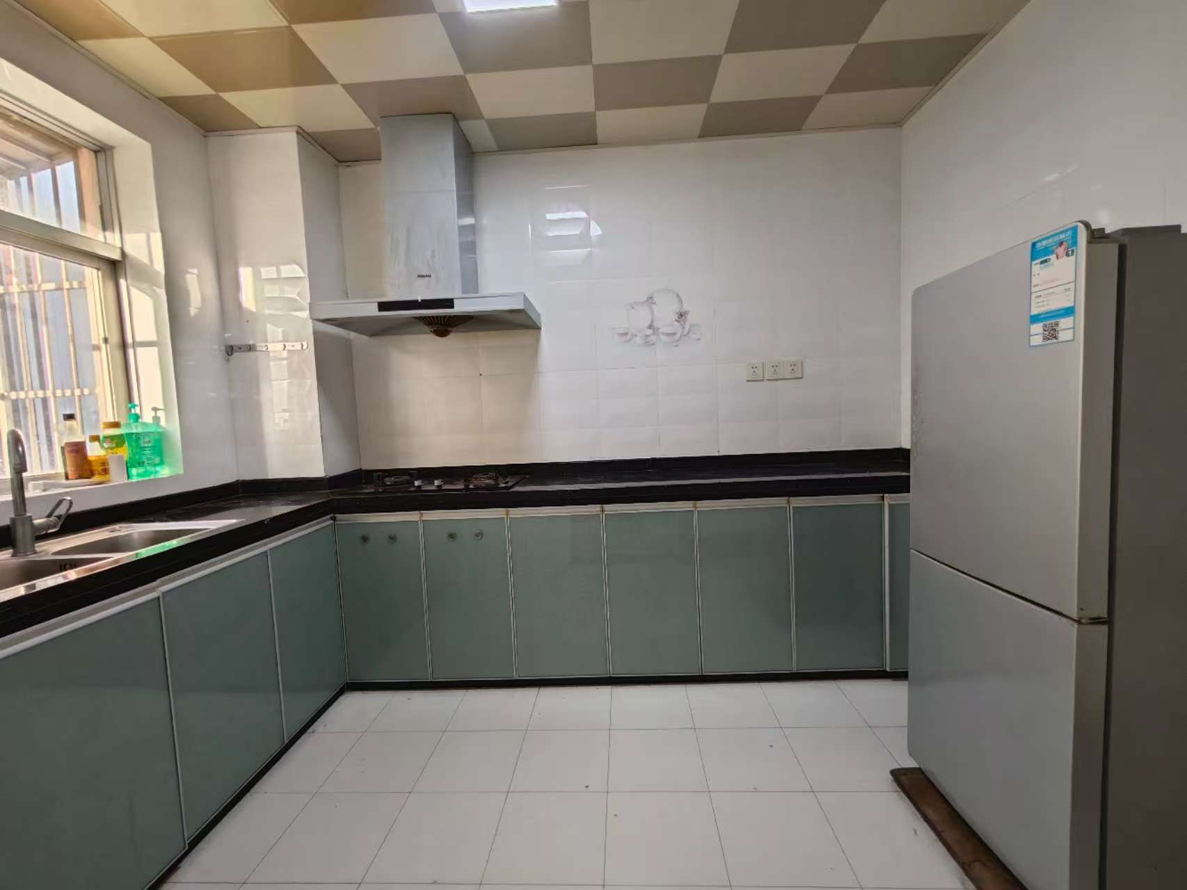 八一小区  3室2厅2卫   3000.00元/月室内图