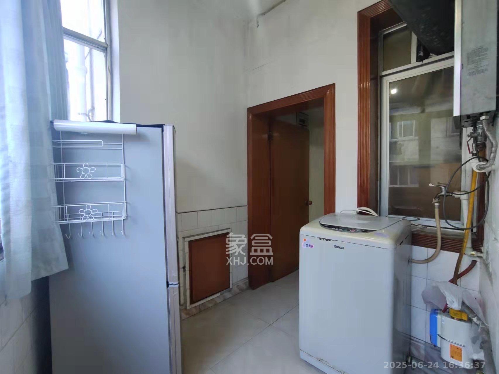 湖南第六工程有限公司机关小区(六公司机关大院) 2室1厅1卫 1600.0元/月 湖南第六工程有限公司机关小区(六公司机关大院) 2室1厅1卫 1600.0元/月室内图