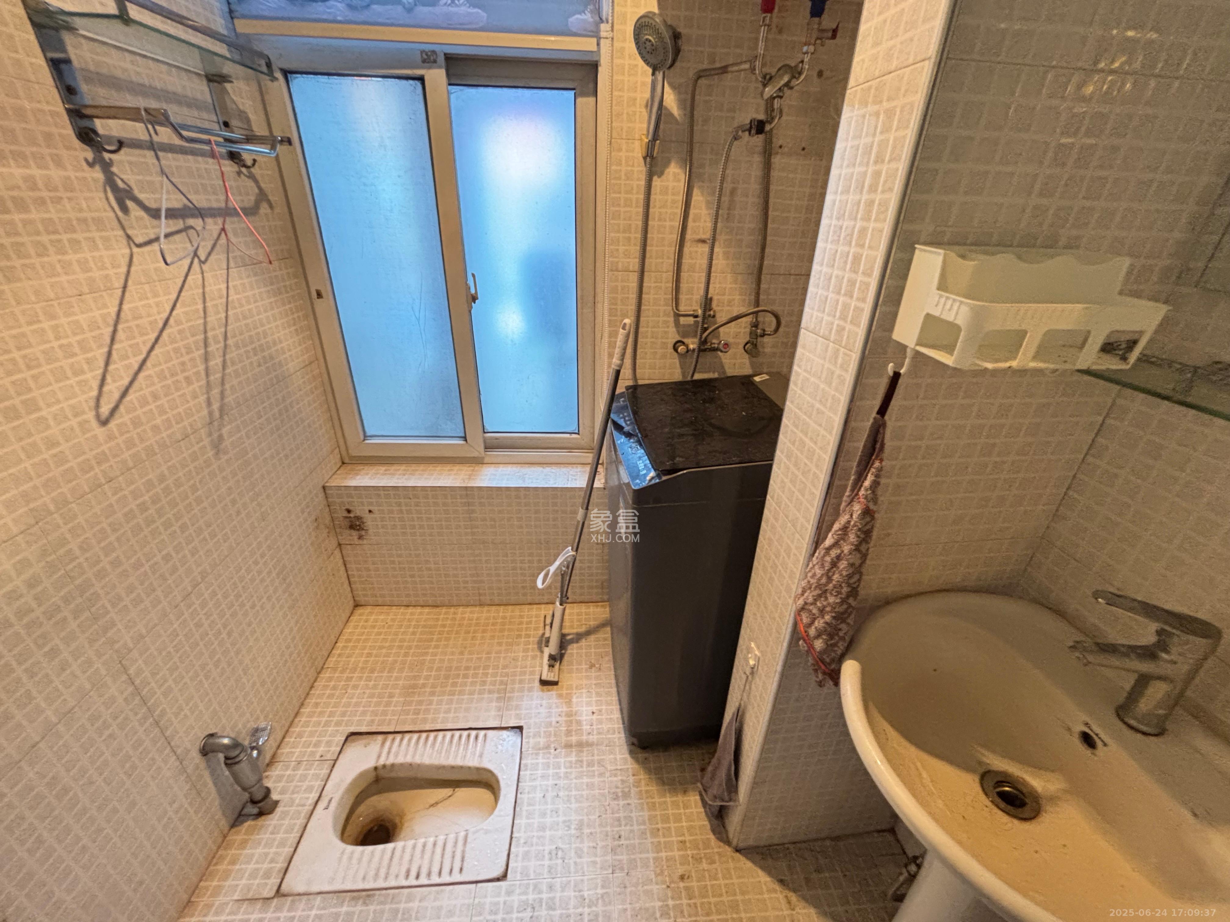 未来城科学家园 1室1厅1卫 1500.0元/月 未来城科学家园 1室1厅1卫 1500.0元/月室内图