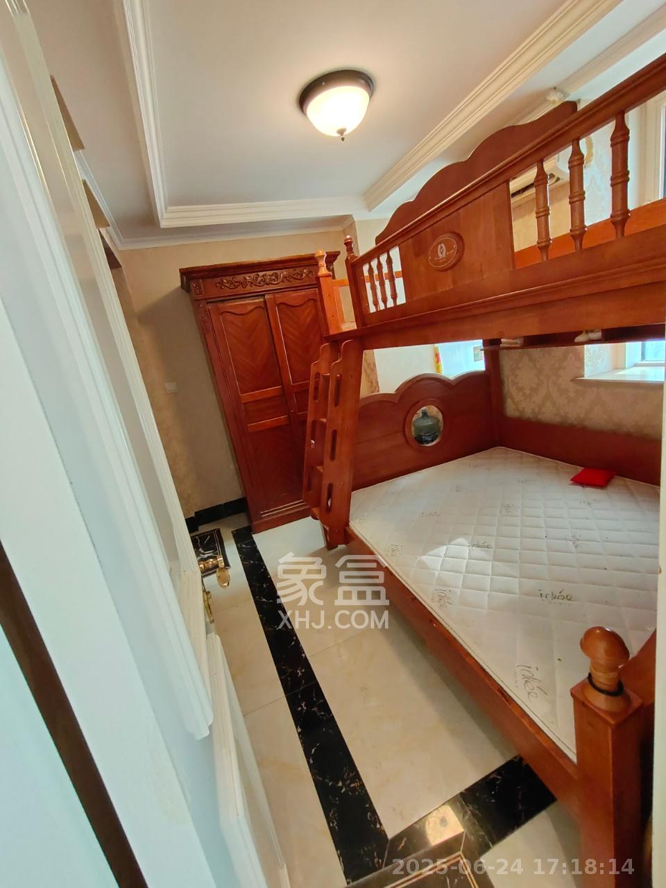 万达公馆  3室2厅2卫    11000.0元/月 万达公馆  3室2厅2卫    11000.0元/月室内图