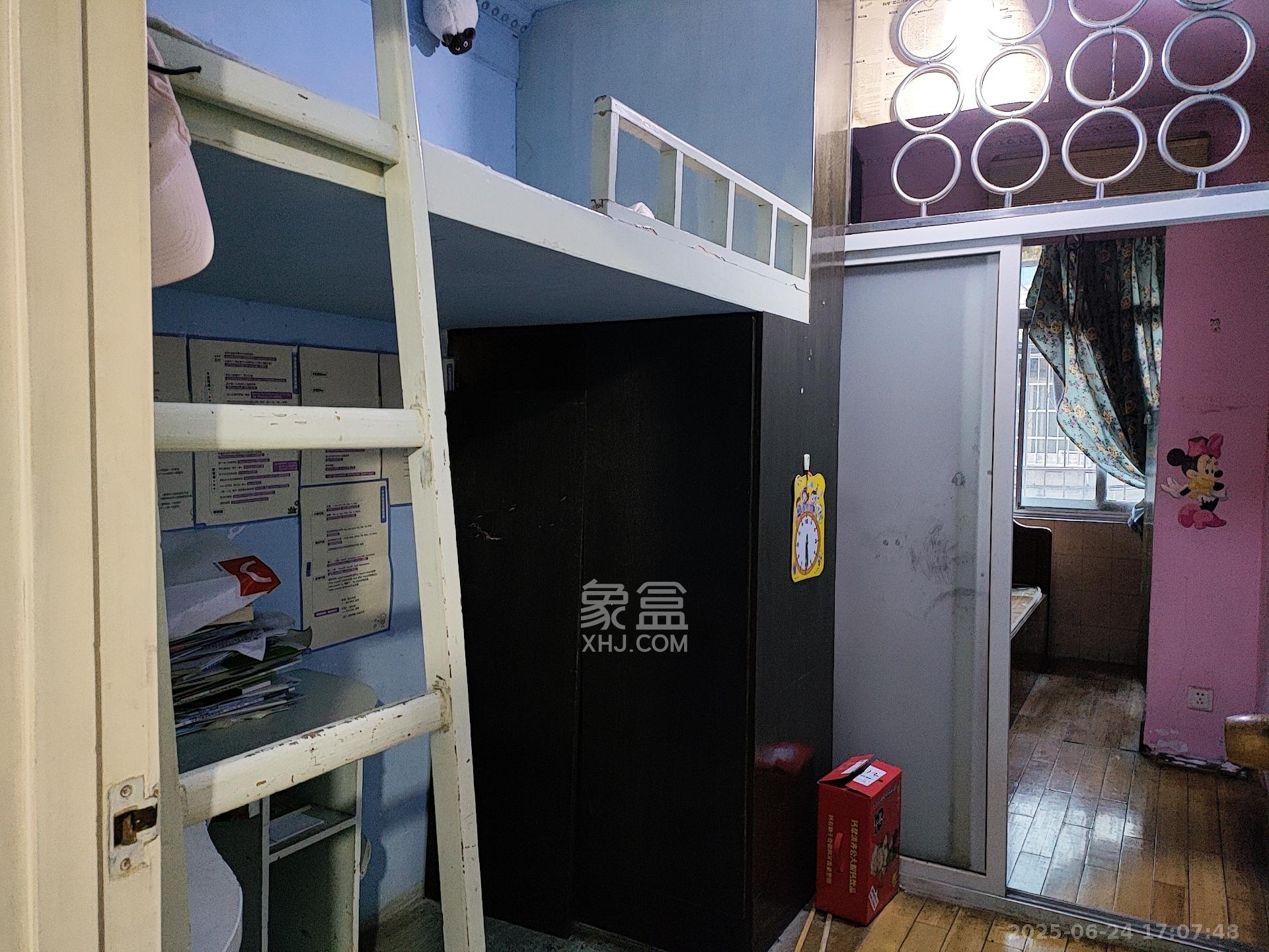 成达花园  2室1厅1卫   1400.00元/月室内图