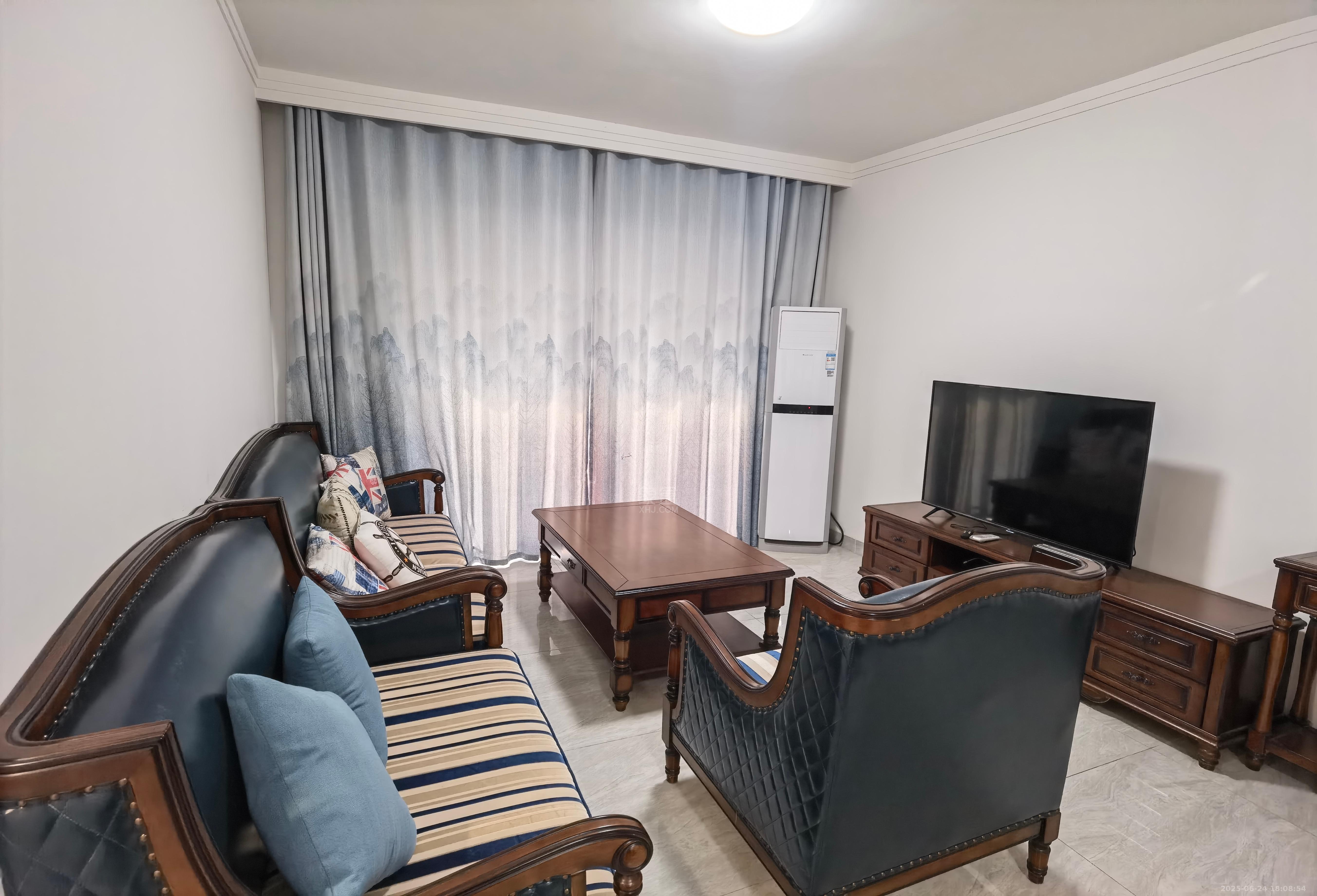 蓝溪谷 3室2厅2卫 2200.0元/月 蓝溪谷 3室2厅2卫 2200.0元/月室内图