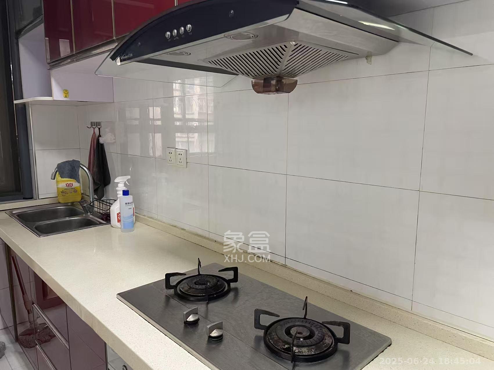 怡海星城  2室1厅1卫    1700.0元/月室内图