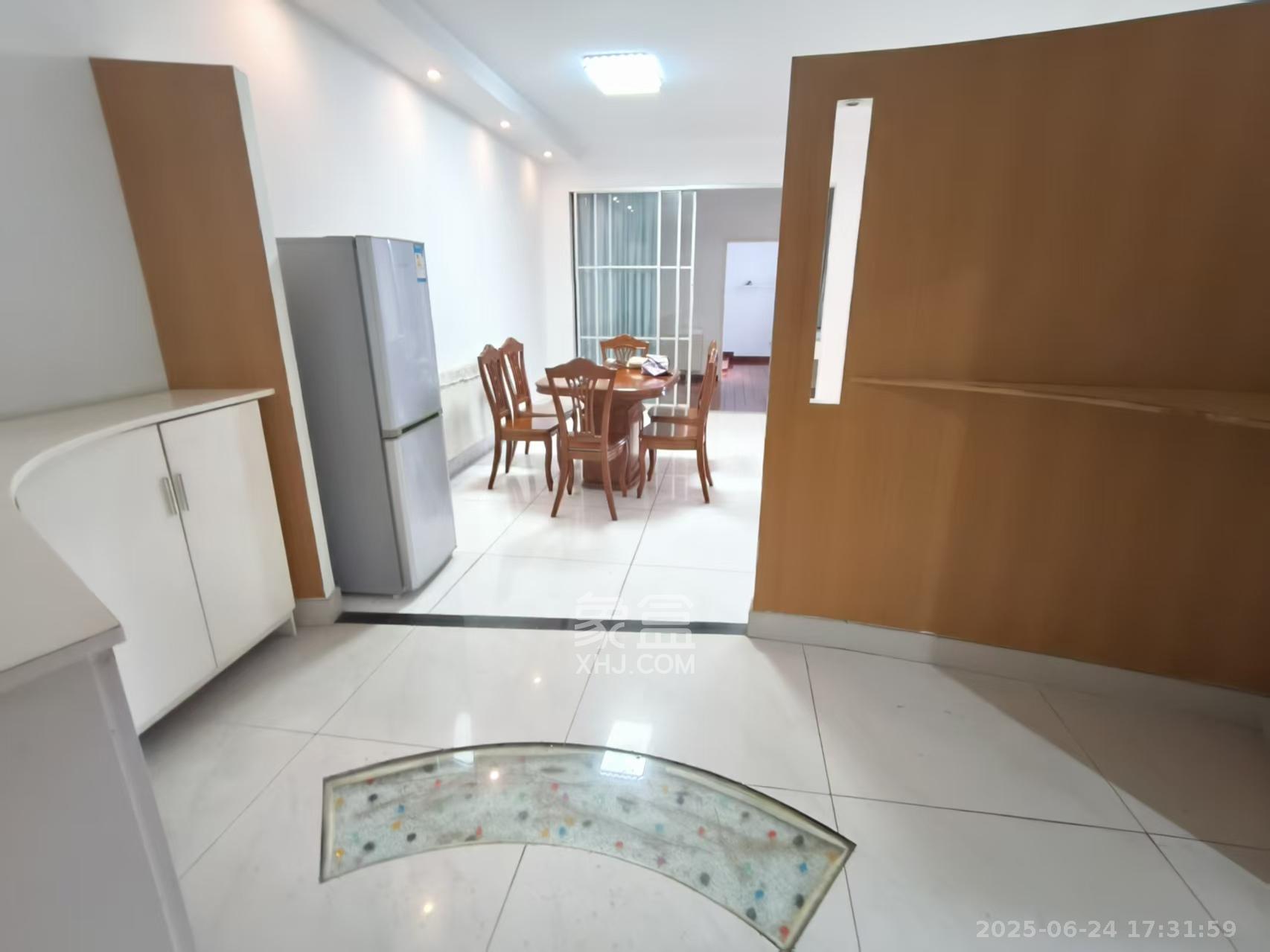 丰泉家园  3室1厅1卫    4200.0元/月 丰泉家园  3室1厅1卫    4200.0元/月室内图