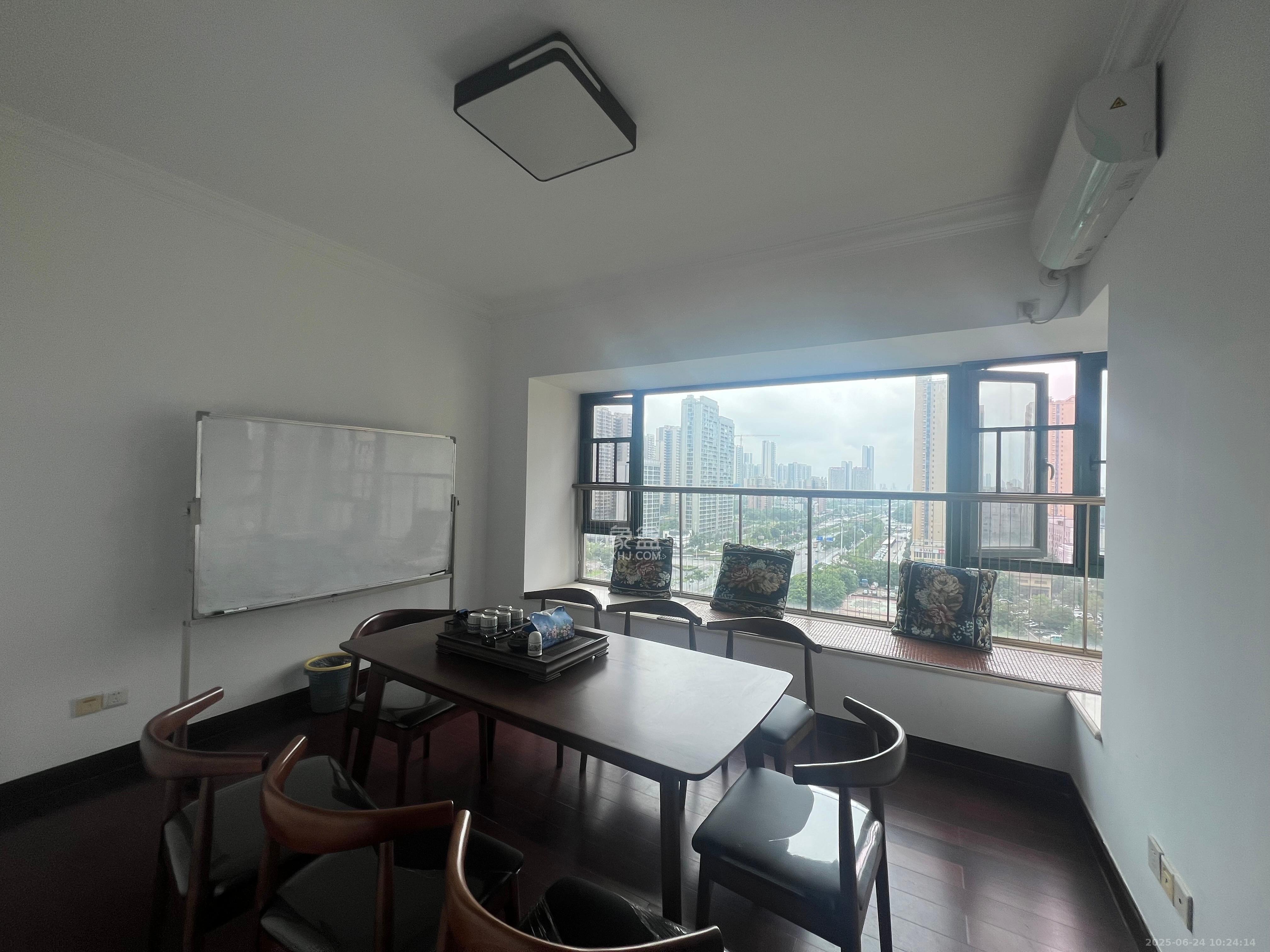 恒大绿洲 4室2厅2卫 3000.0元/月 恒大绿洲 4室2厅2卫 3000.0元/月室内图