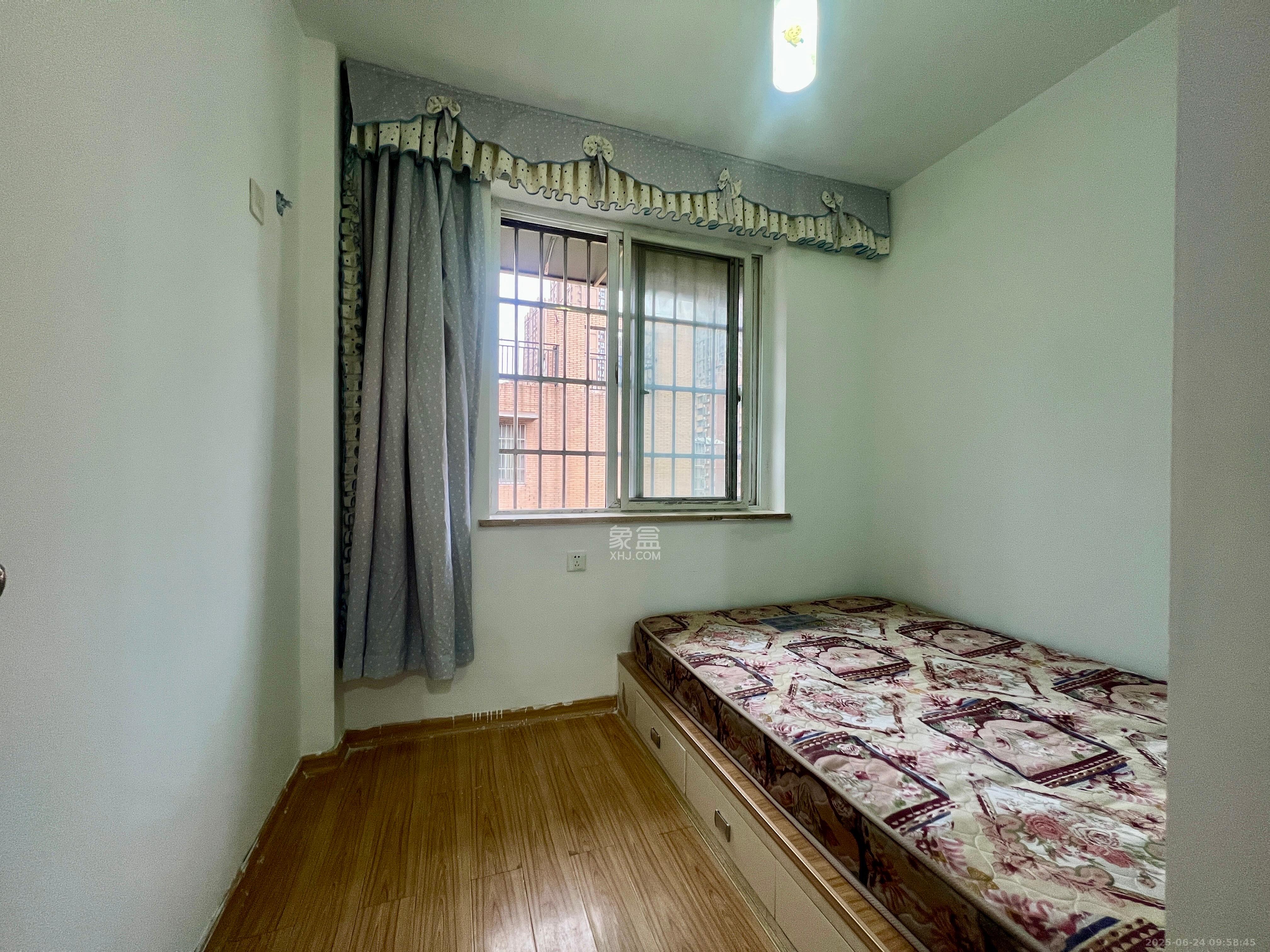 山水庭院  2室2厅1卫    1550.0元/月室内图