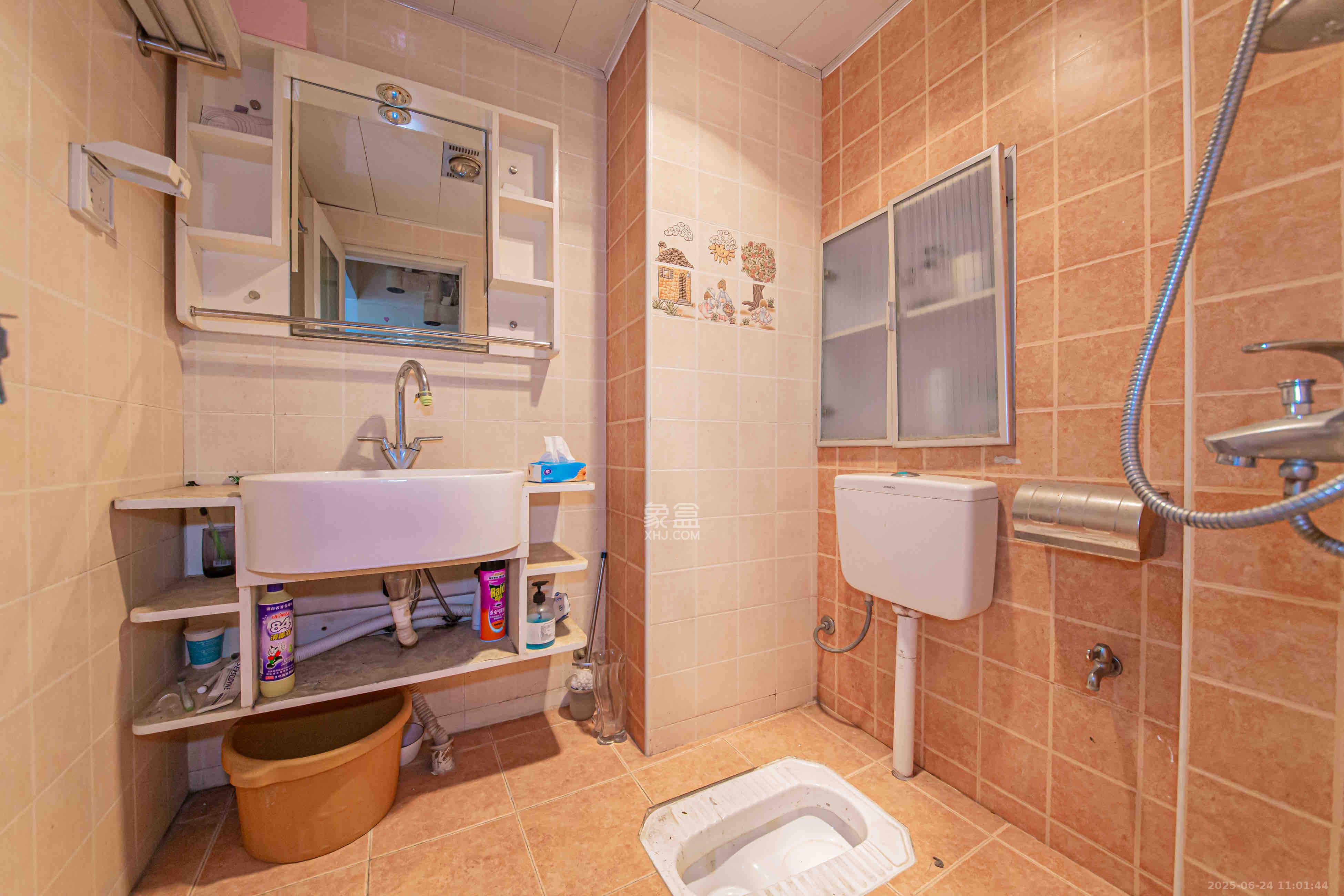 南国嘉苑 3室2厅1卫 1800.0元/月 南国嘉苑 3室2厅1卫 1800.0元/月室内图