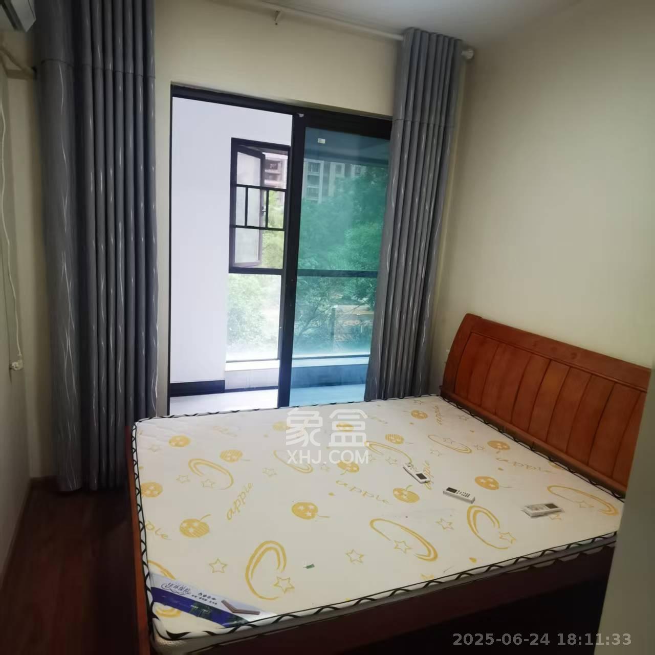 卓越浅水湾  3室2厅2卫    2600.0元/月 卓越浅水湾  3室2厅2卫    2600.0元/月室内图