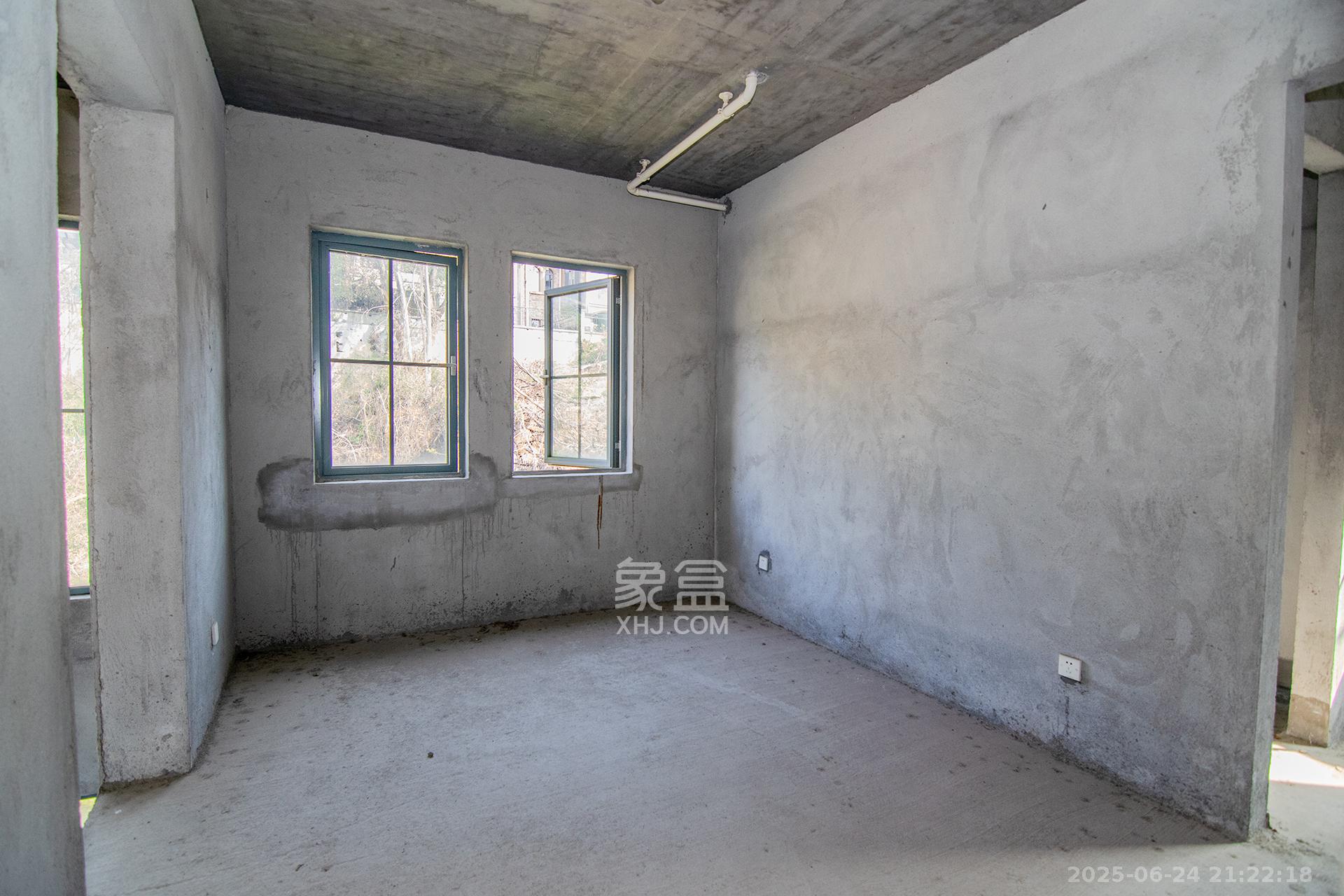 中粮北纬28°别墅  8室2厅6卫    1050.0万 中粮北纬28°别墅  8室2厅6卫    1050.0万卧室