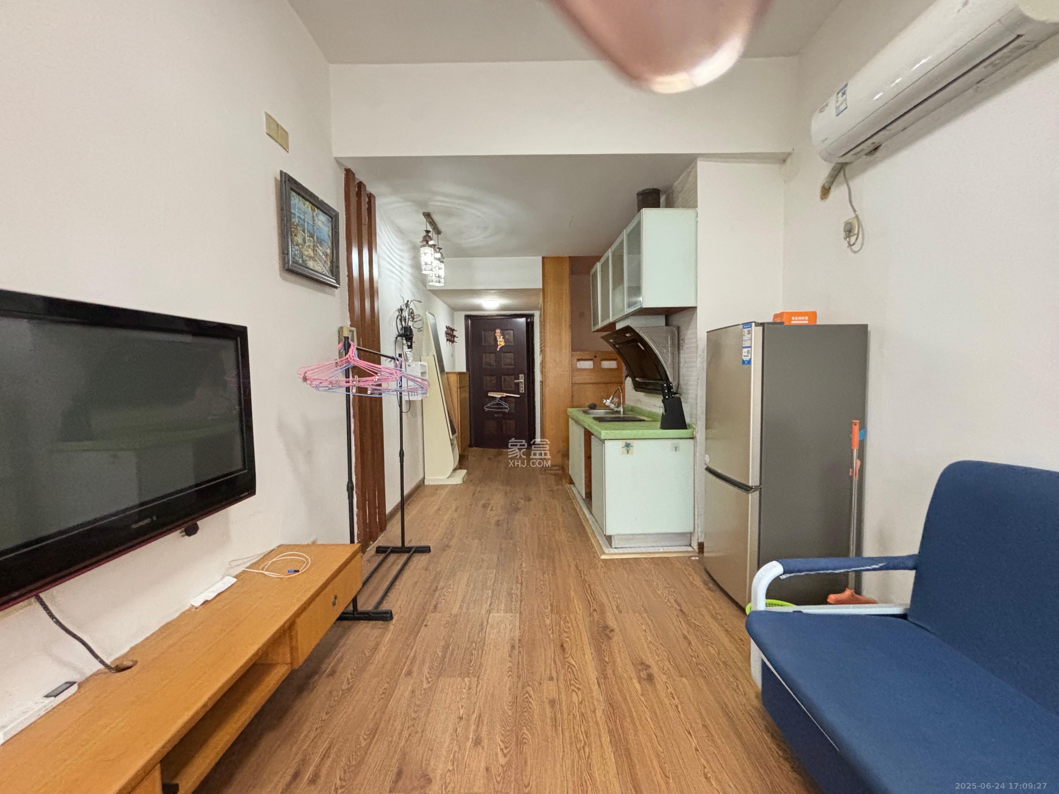 未来城科学家园 1室1厅1卫 1500.0元/月 未来城科学家园 1室1厅1卫 1500.0元/月室内图