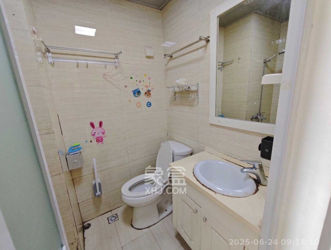 中建木莲工社 1室1厅1卫 1400.00元/月 中建木莲工社 1室1厅1卫 1400.00元/月室内图