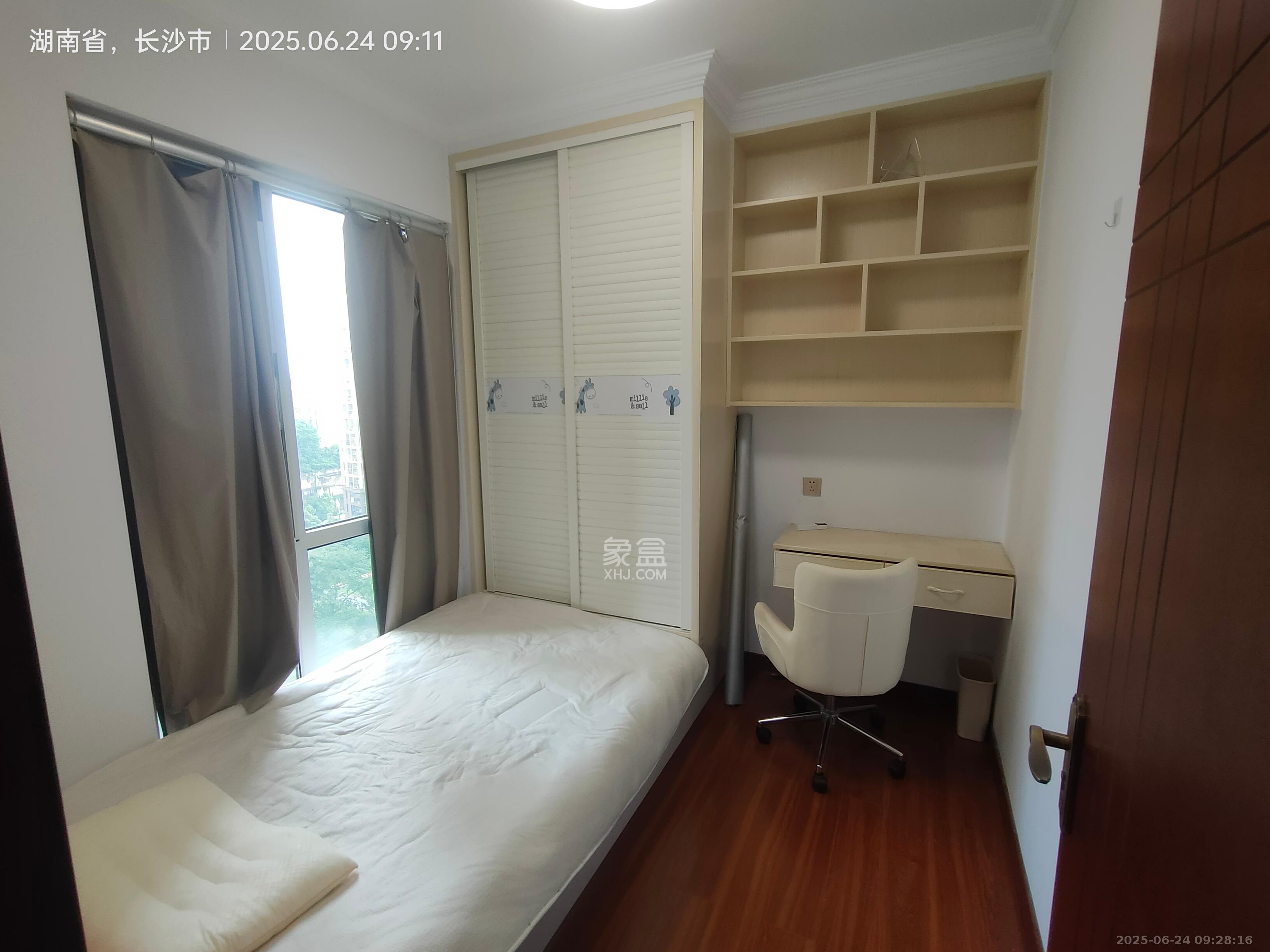蓝光幸福满庭  3室2厅1卫   2400.00元/月室内图
